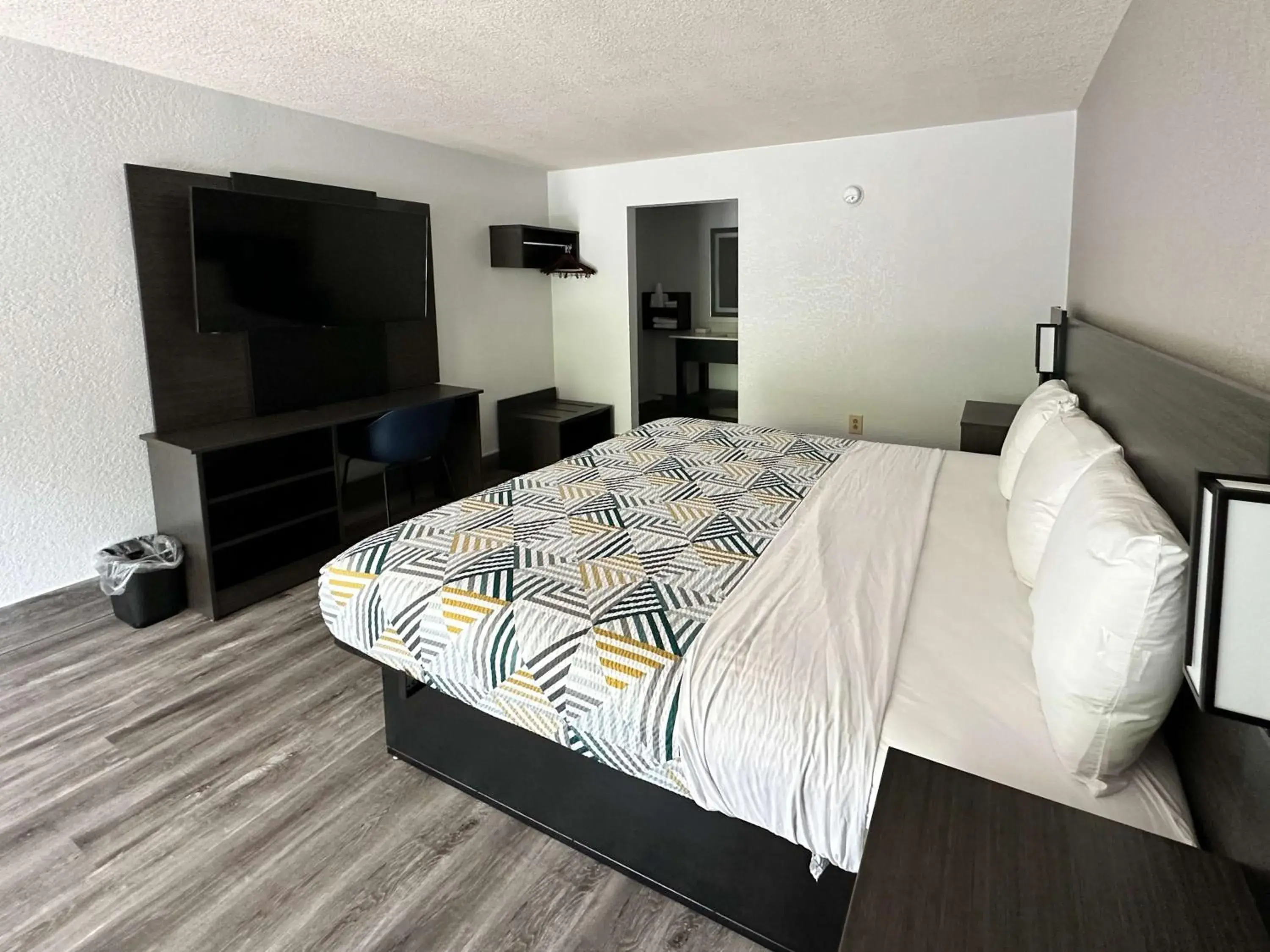 Bedroom, Bed in Motel 6 Spartanburg, SC Northwest Business 85 Bedroom, Bed in Motel 6 Spartanburg, SC Northwest Business 85