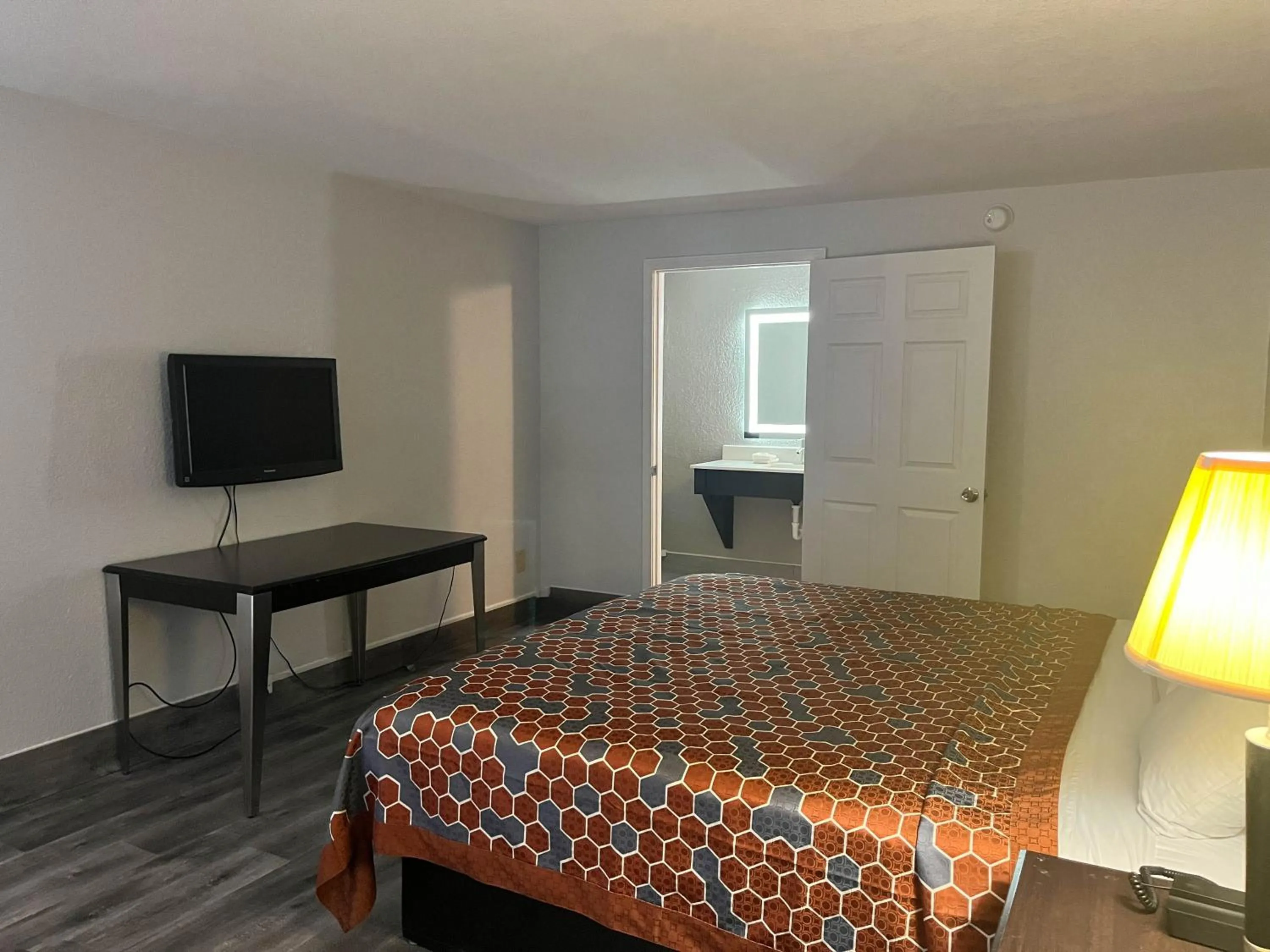 Bedroom in Motel 6 Spartanburg, SC Northwest Business 85