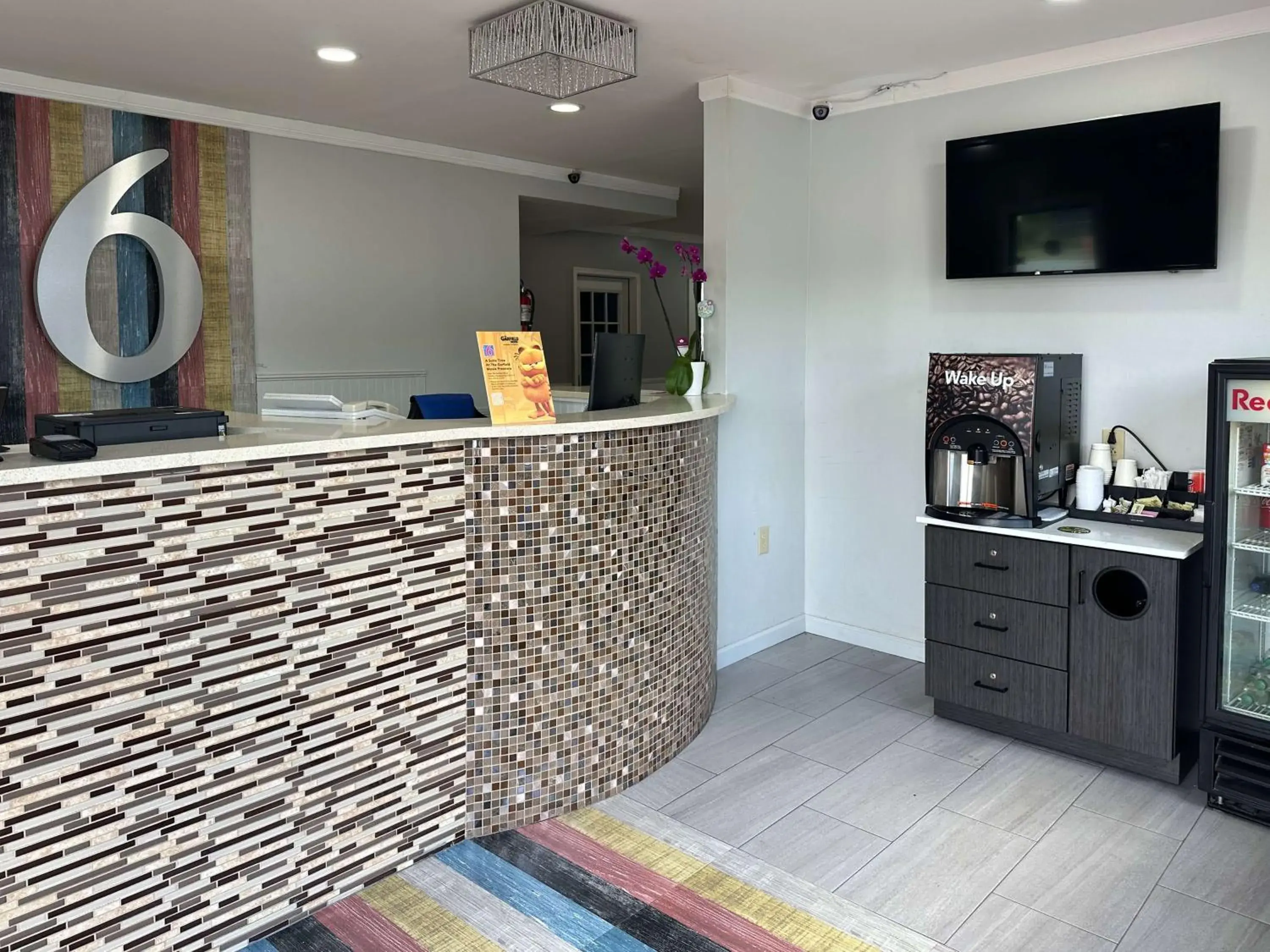 Lobby or reception in Motel 6 Spartanburg, SC Northwest Business 85 Lobby or reception in Motel 6 Spartanburg, SC Northwest Business 85