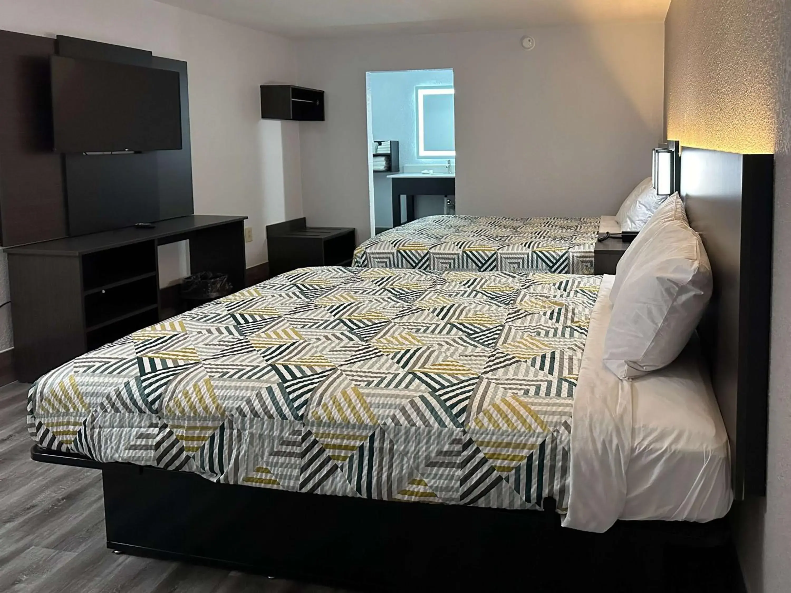 Bedroom, Bed in Motel 6 Spartanburg, SC Northwest Business 85 Bedroom, Bed in Motel 6 Spartanburg, SC Northwest Business 85