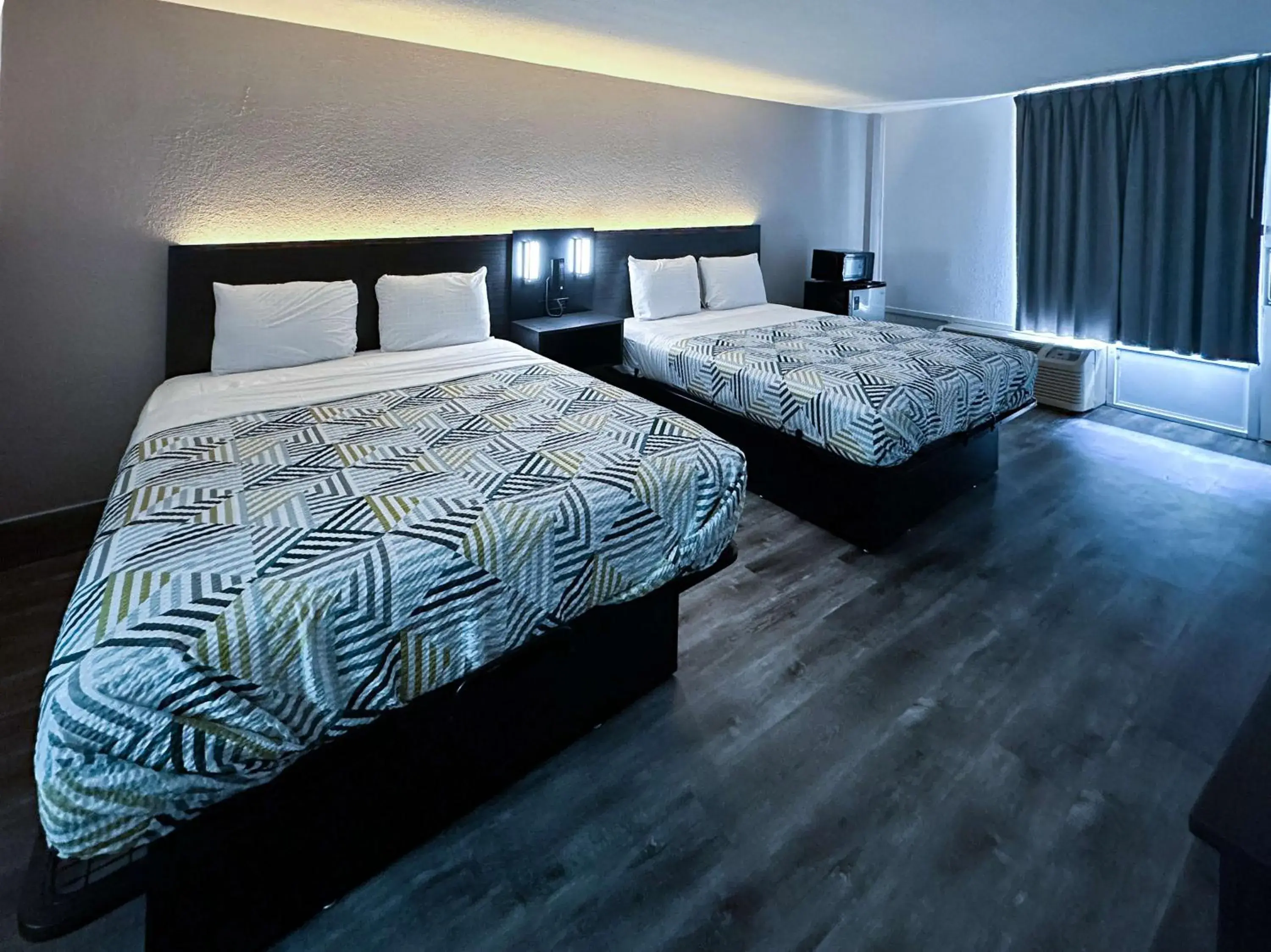 Bedroom, Bed in Motel 6 Spartanburg, SC Northwest Business 85 Bedroom, Bed in Motel 6 Spartanburg, SC Northwest Business 85