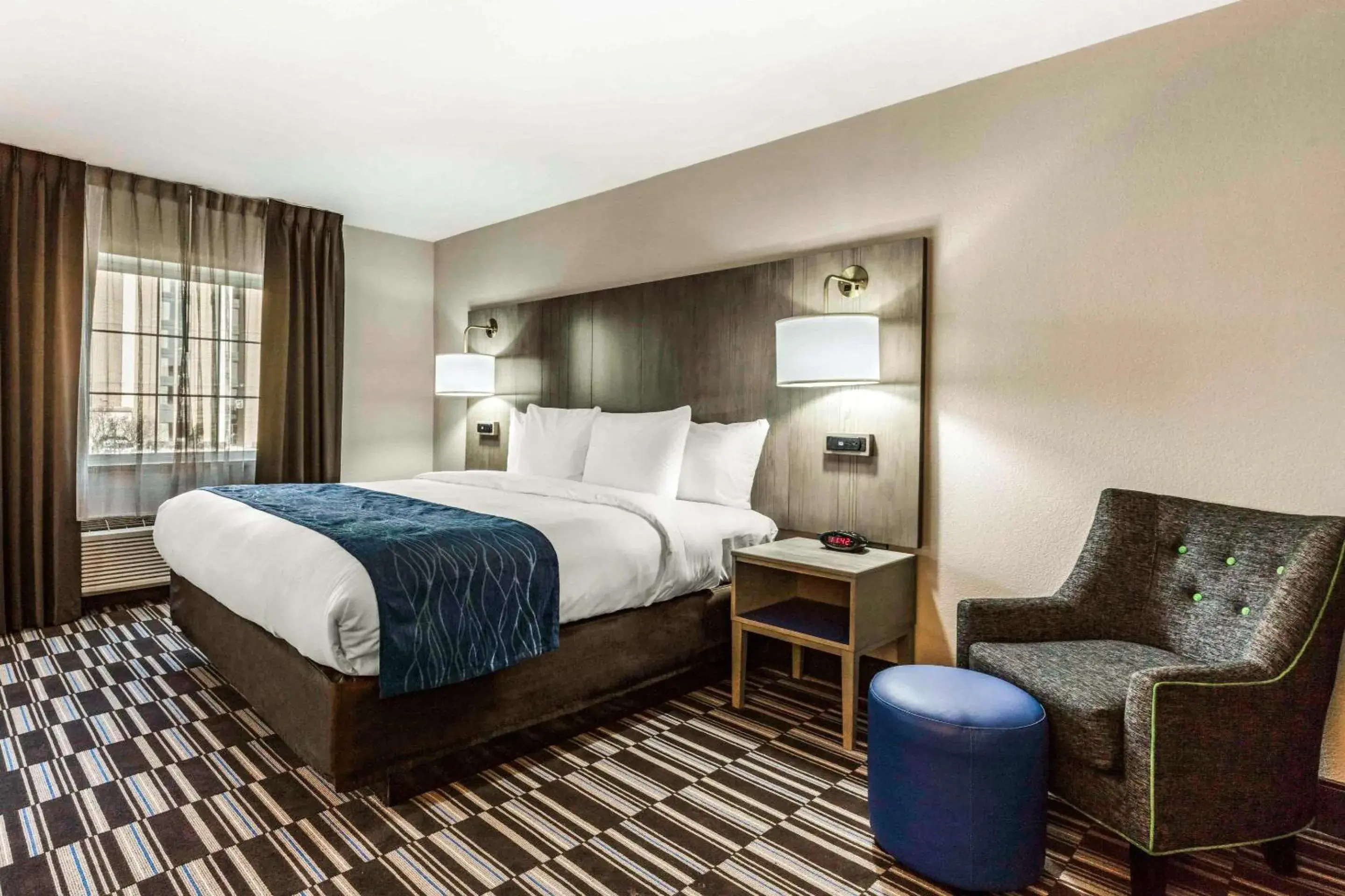 Photo of the whole room, Bed in Comfort Inn Memphis Airport West Photo of the whole room, Bed in Comfort Inn Memphis Airport West