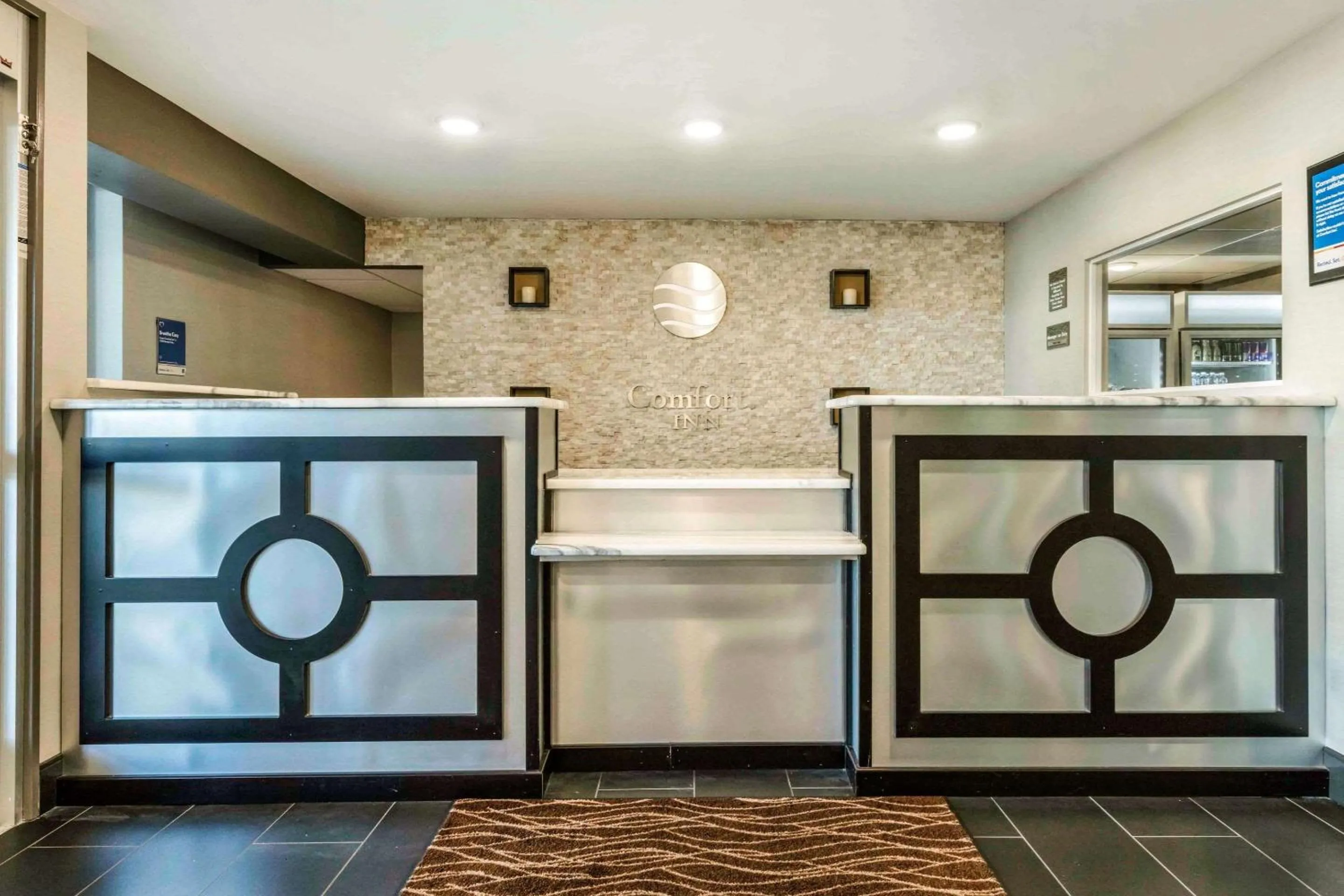 Lobby or reception in Comfort Inn Memphis Airport West