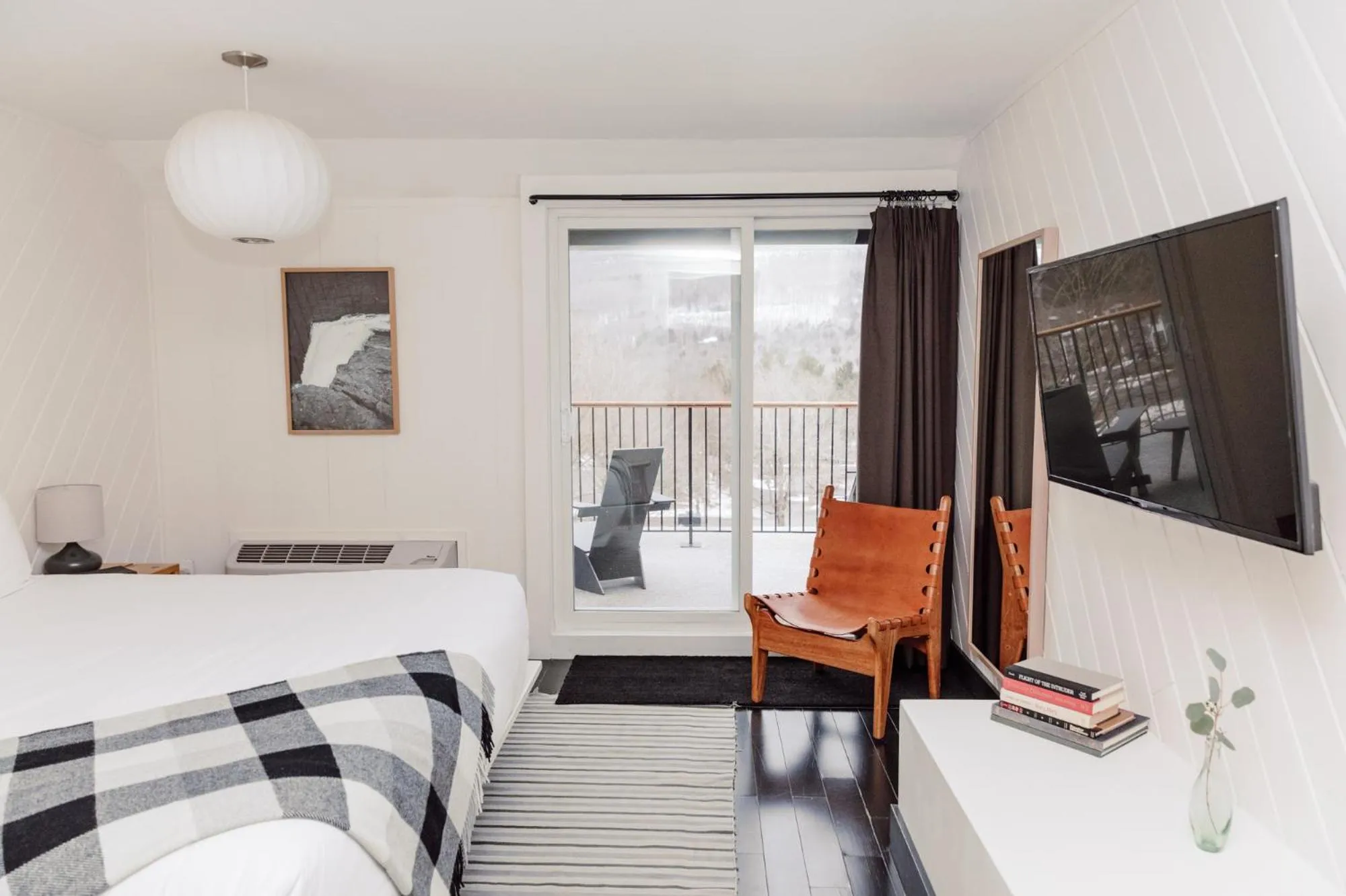 Bed in Scribner's Catskill Lodge, a Member of Design Hotels