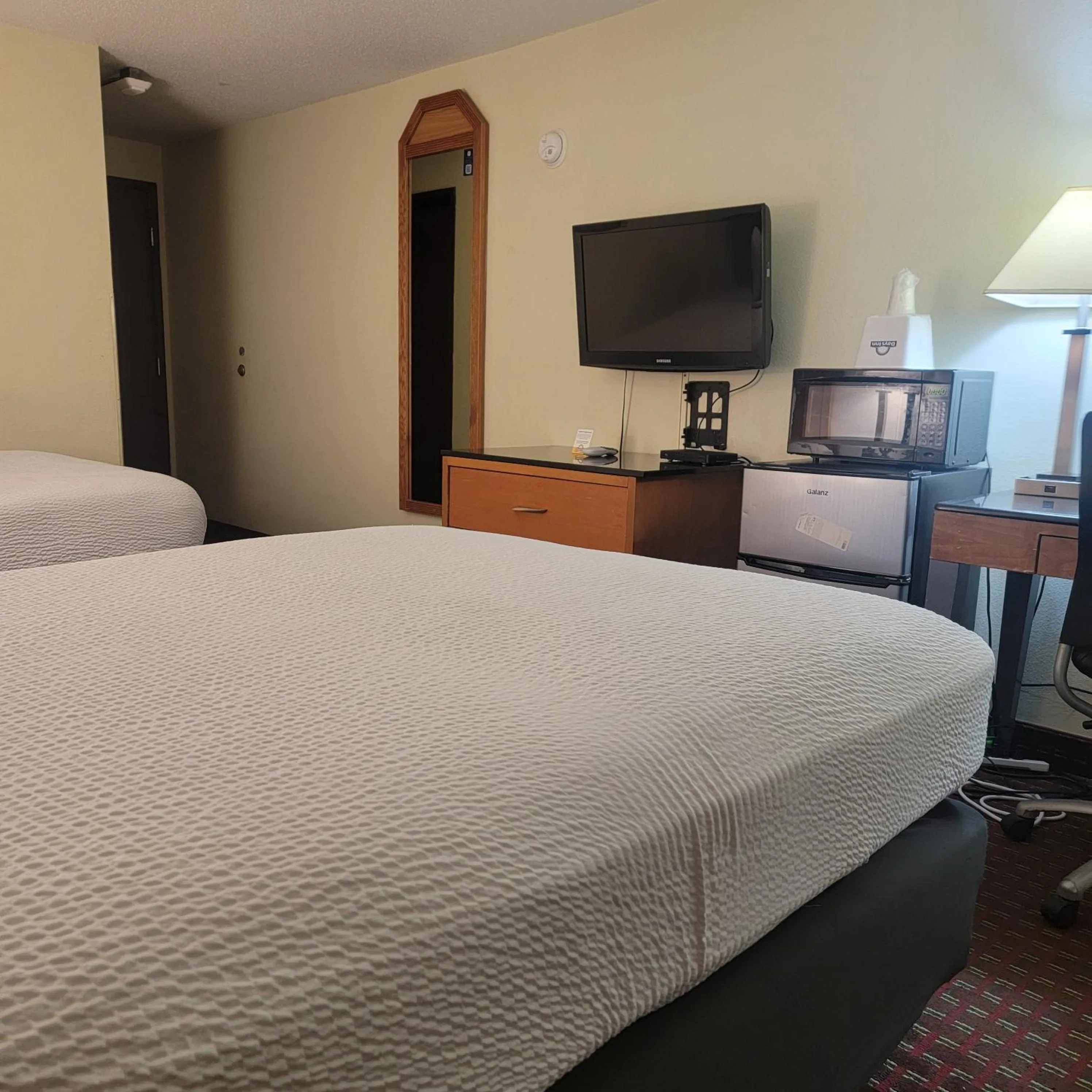 Bed in Days Inn by Wyndham Fort Dodge