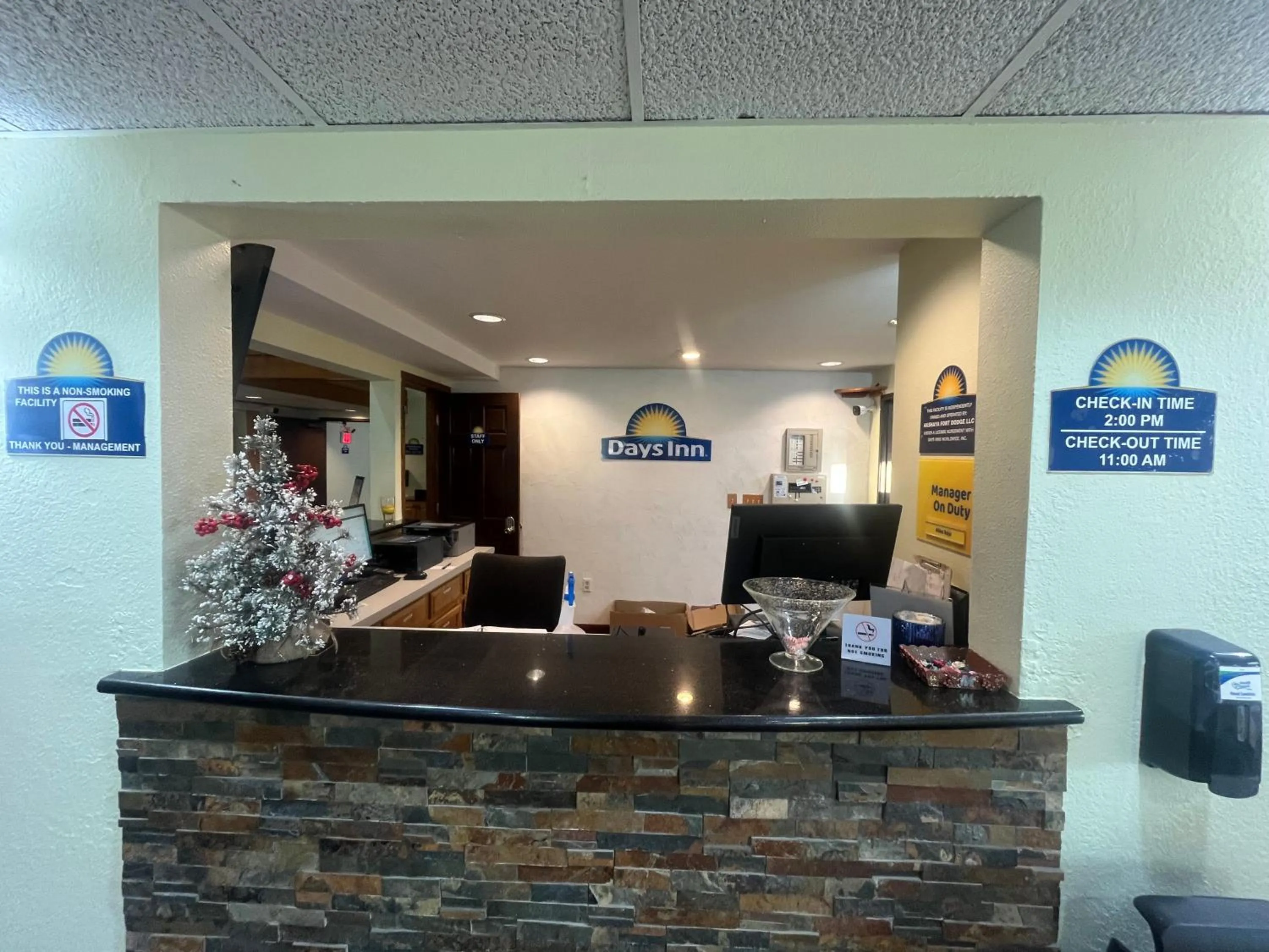 Lobby or reception in Days Inn by Wyndham Fort Dodge
