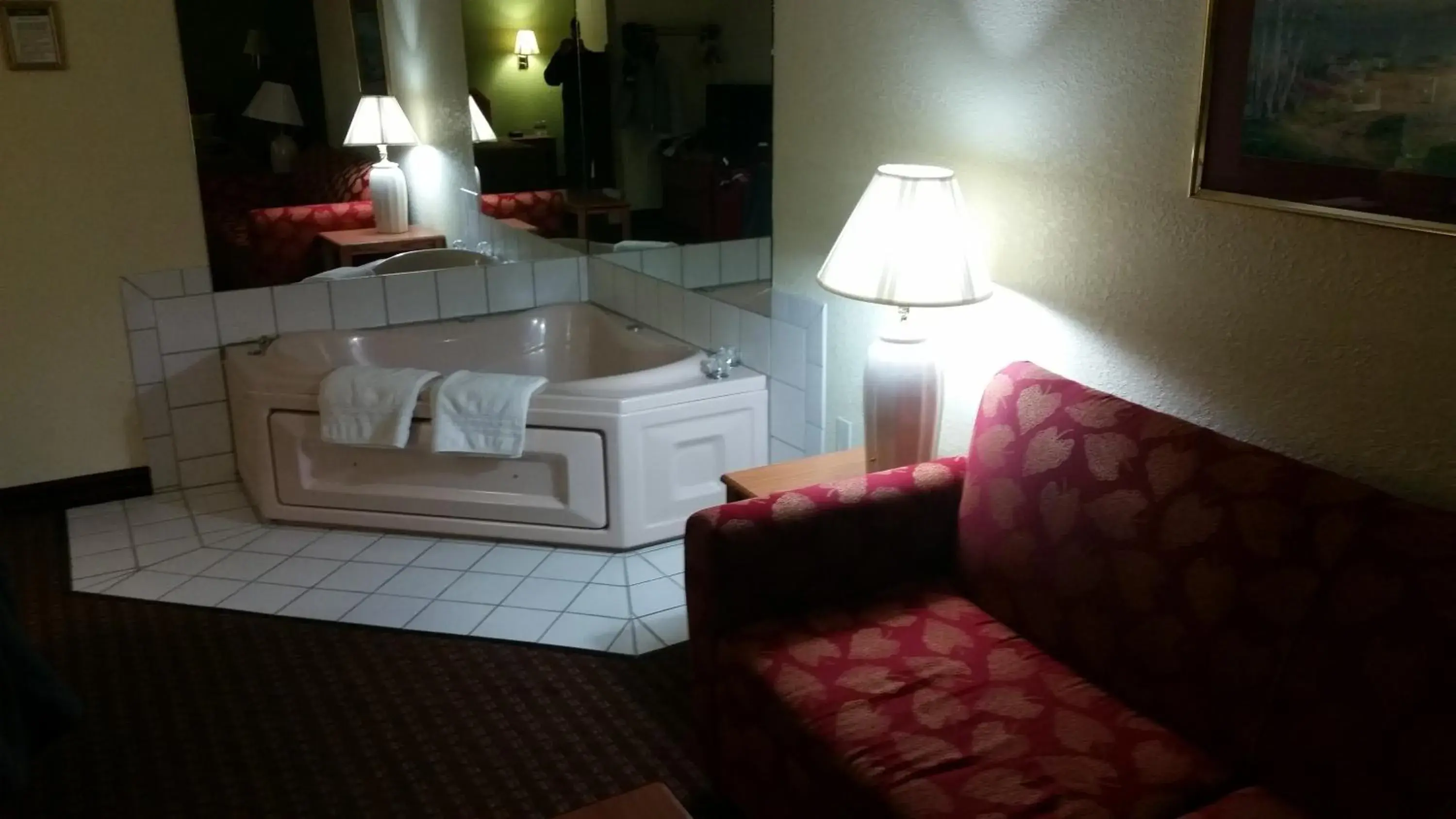 Photo of the whole room in Days Inn by Wyndham Fort Dodge Photo of the whole room in Days Inn by Wyndham Fort Dodge