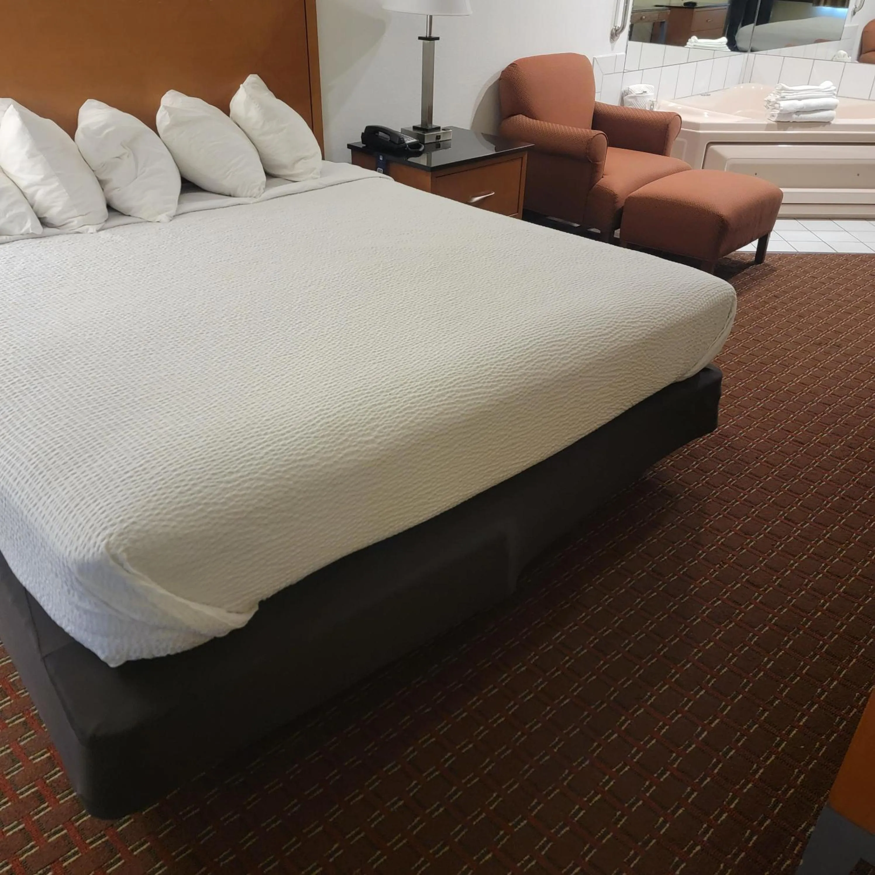 Bed in Days Inn by Wyndham Fort Dodge