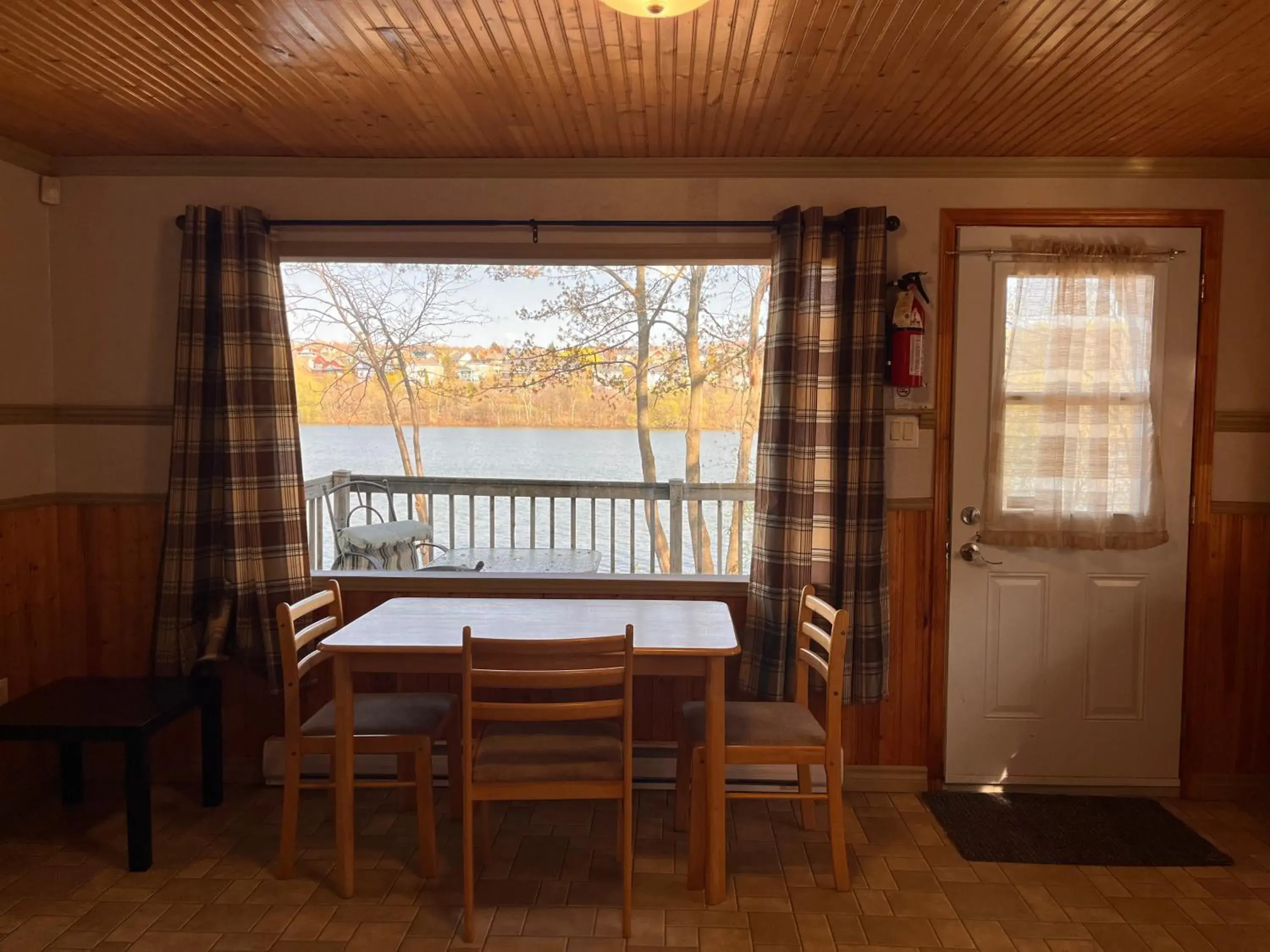 One-Bedroom Chalet in Camping Chalets Lac St-Augustin One-Bedroom Chalet in Camping Chalets Lac St-Augustin