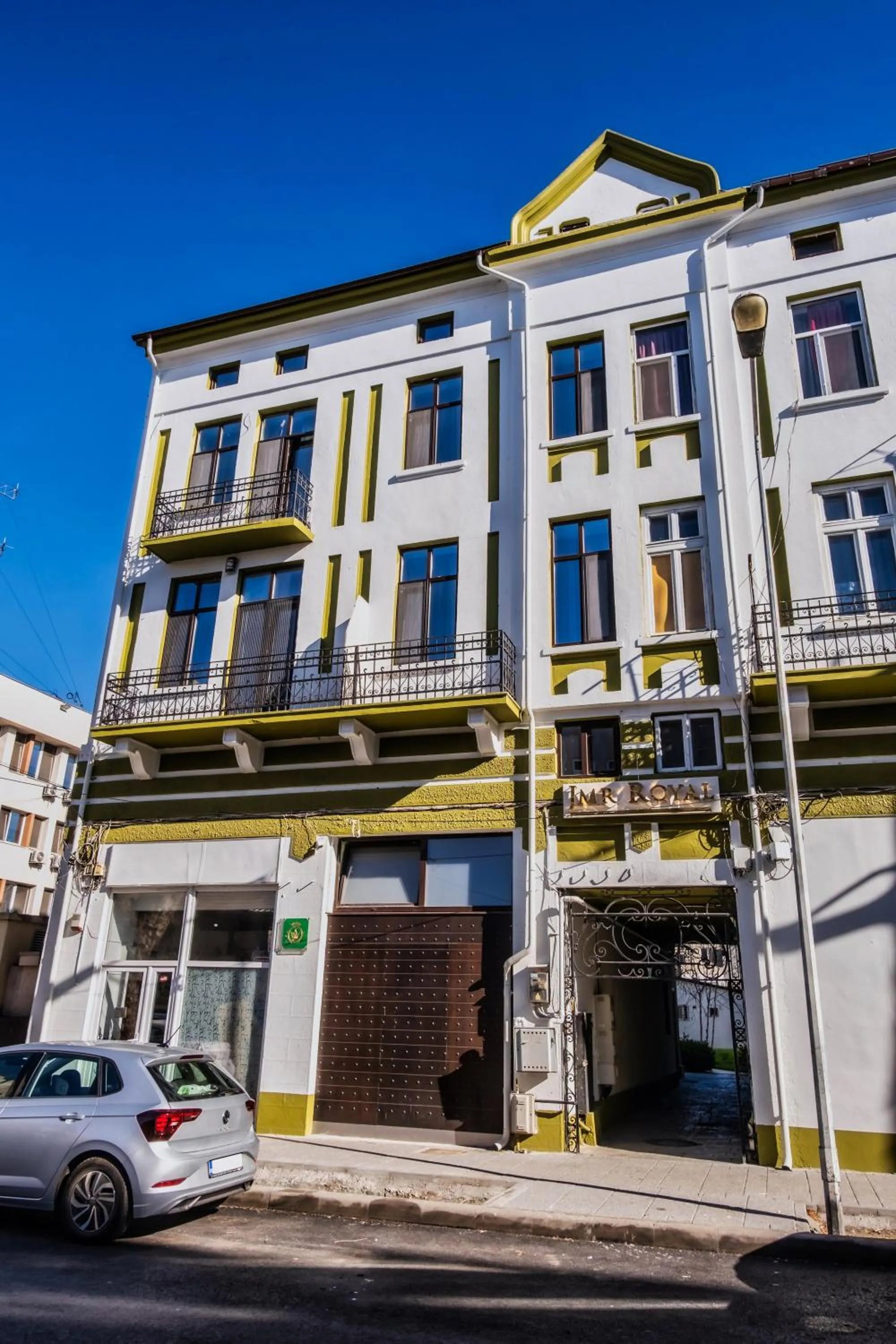 Property building in JMR Royal -Luxury Rooms & Private Sauna