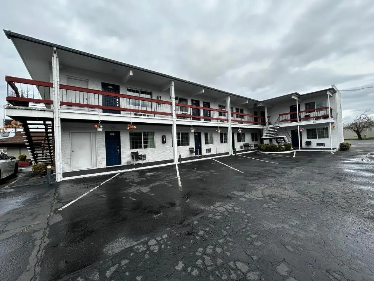 Property building in Travelers Inn by OYO Longview Kelso Property building in Travelers Inn by OYO Longview Kelso