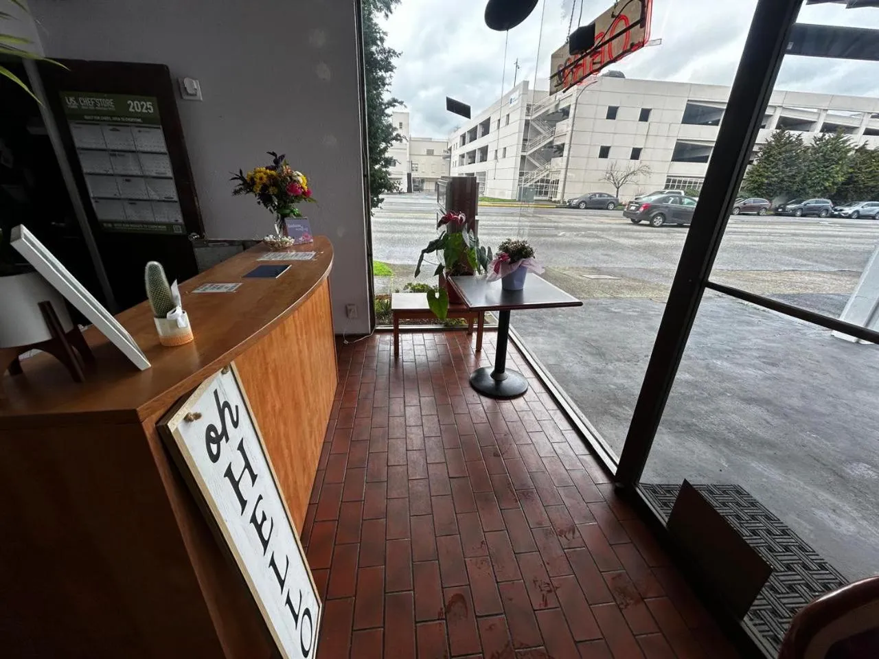 Lobby or reception in Travelers Inn by OYO Longview Kelso