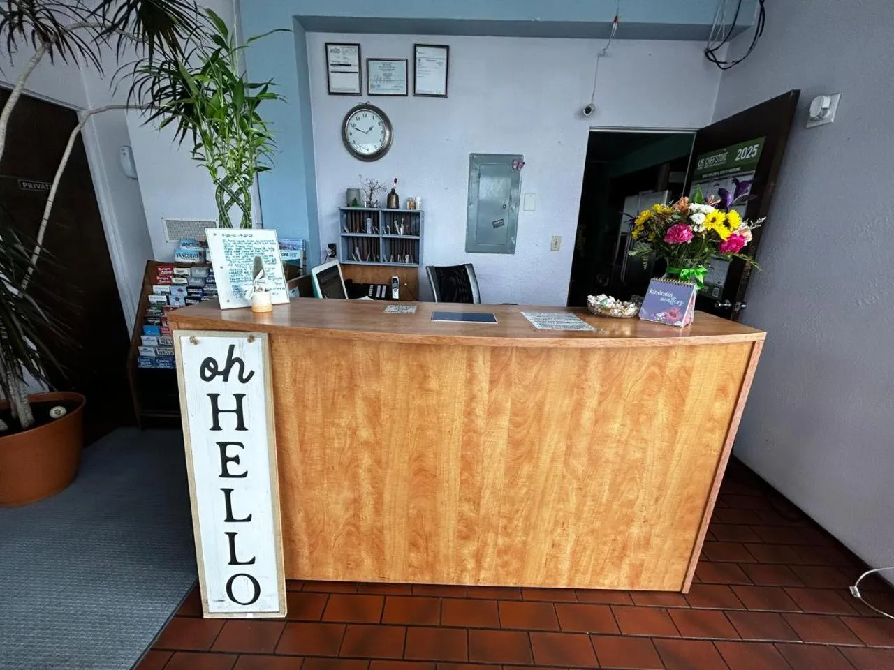 Lobby or reception in Travelers Inn by OYO Longview Kelso