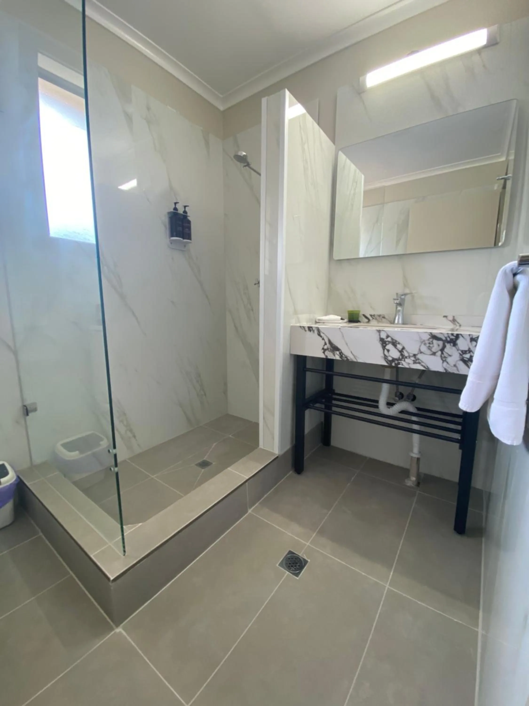 Bathroom in Lismore City Motor Inn