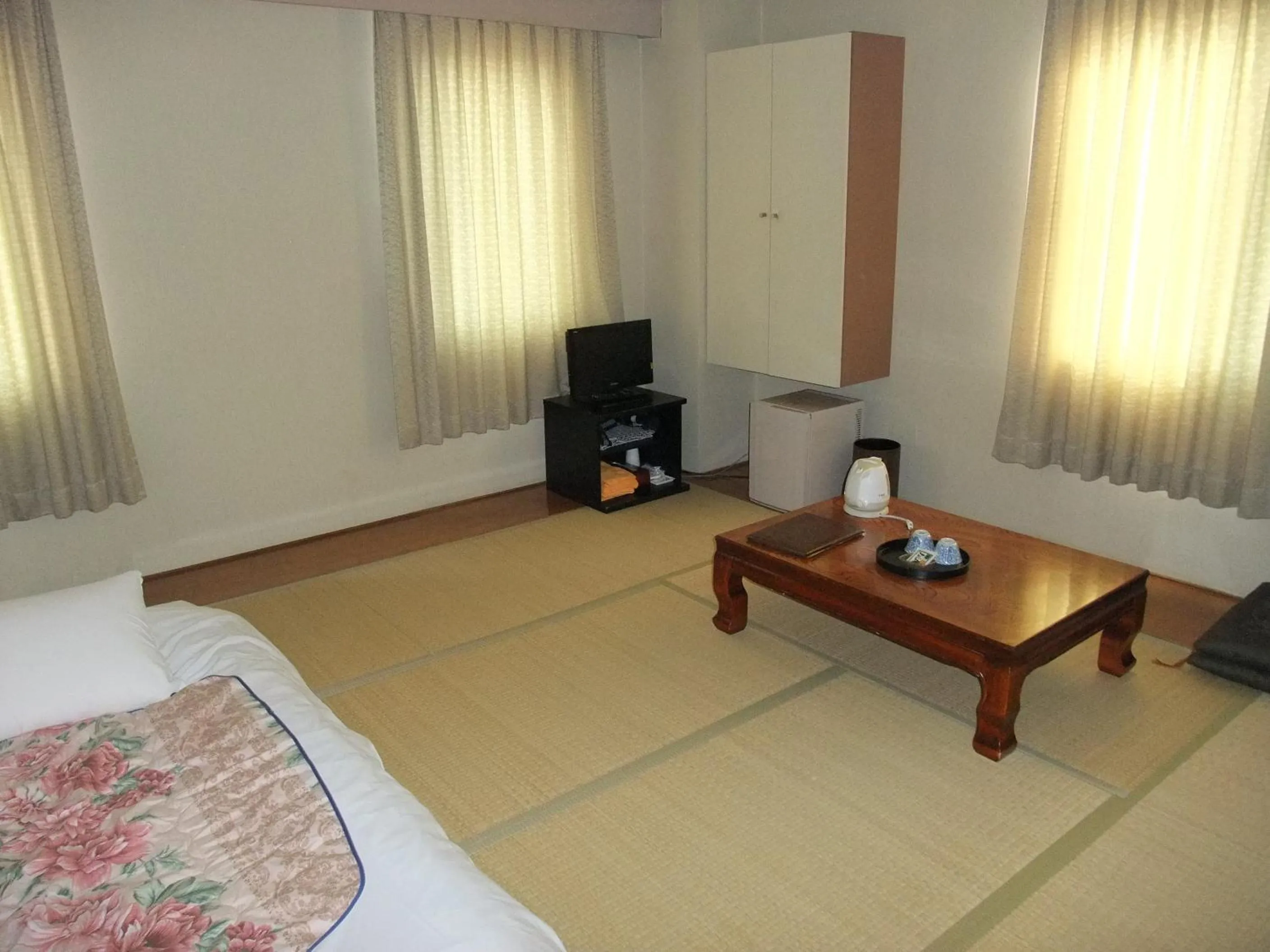 Photo of the whole room, Bed in Hotel New Takahashi Tsukuba-Ushiku IC Kouyadai