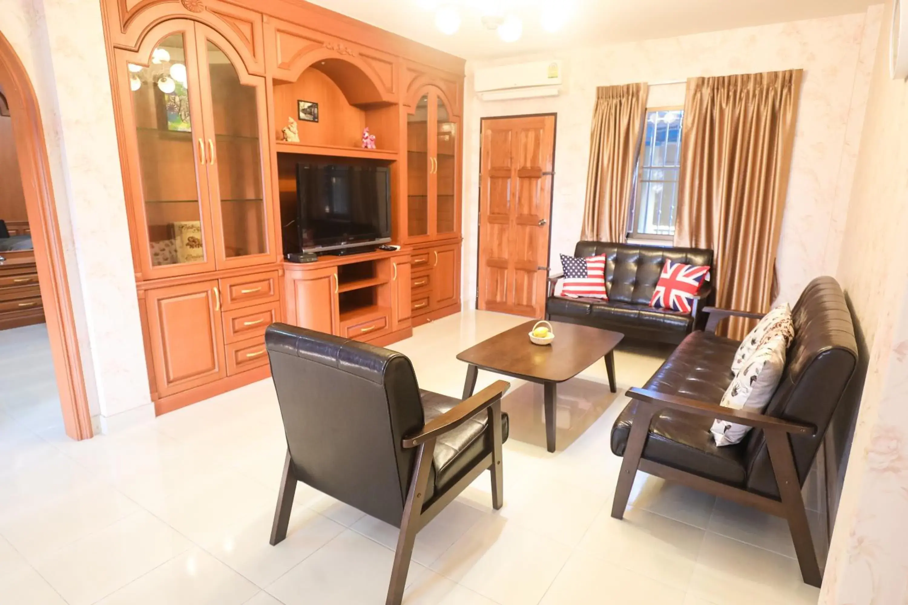 One-Bedroom Suite in Marin House Pattaya One-Bedroom Suite in Marin House Pattaya
