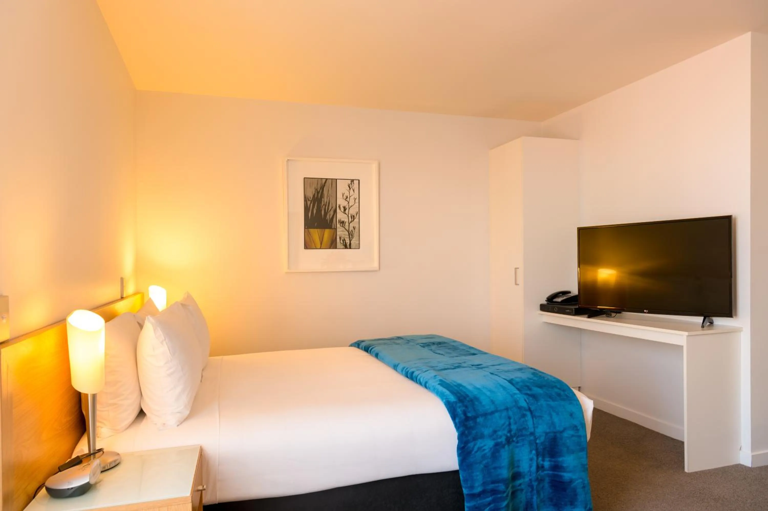 Bed in Astelia Apartment Hotel