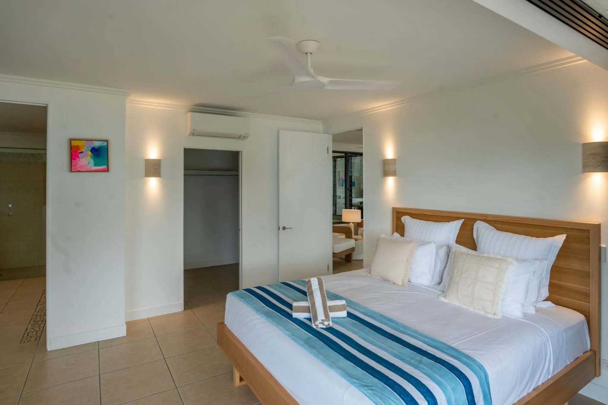 Bedroom, Bed in Sea Point on Trinity Beach