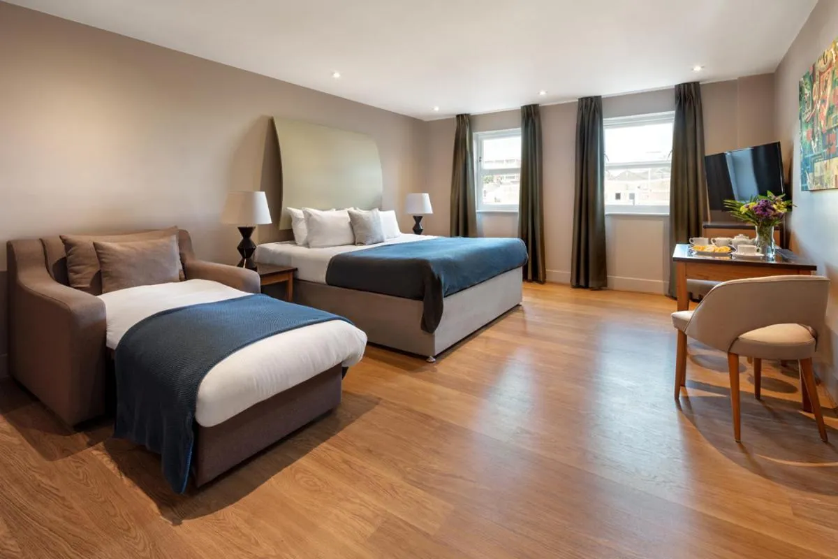 Bedroom, Bed in Marlin Apartments Commercial Road - Limehouse