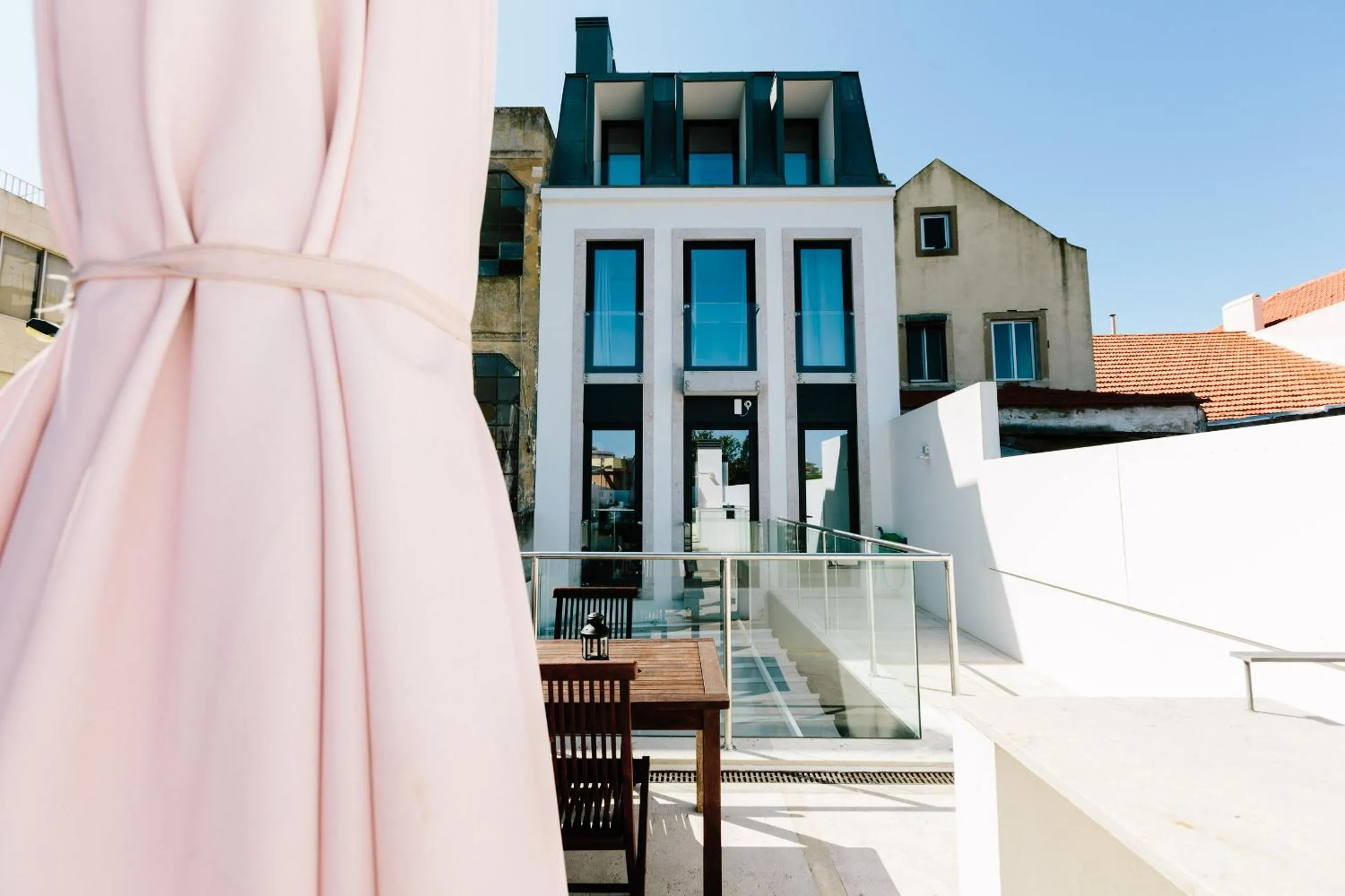 Property building in Lisbon South Hostel