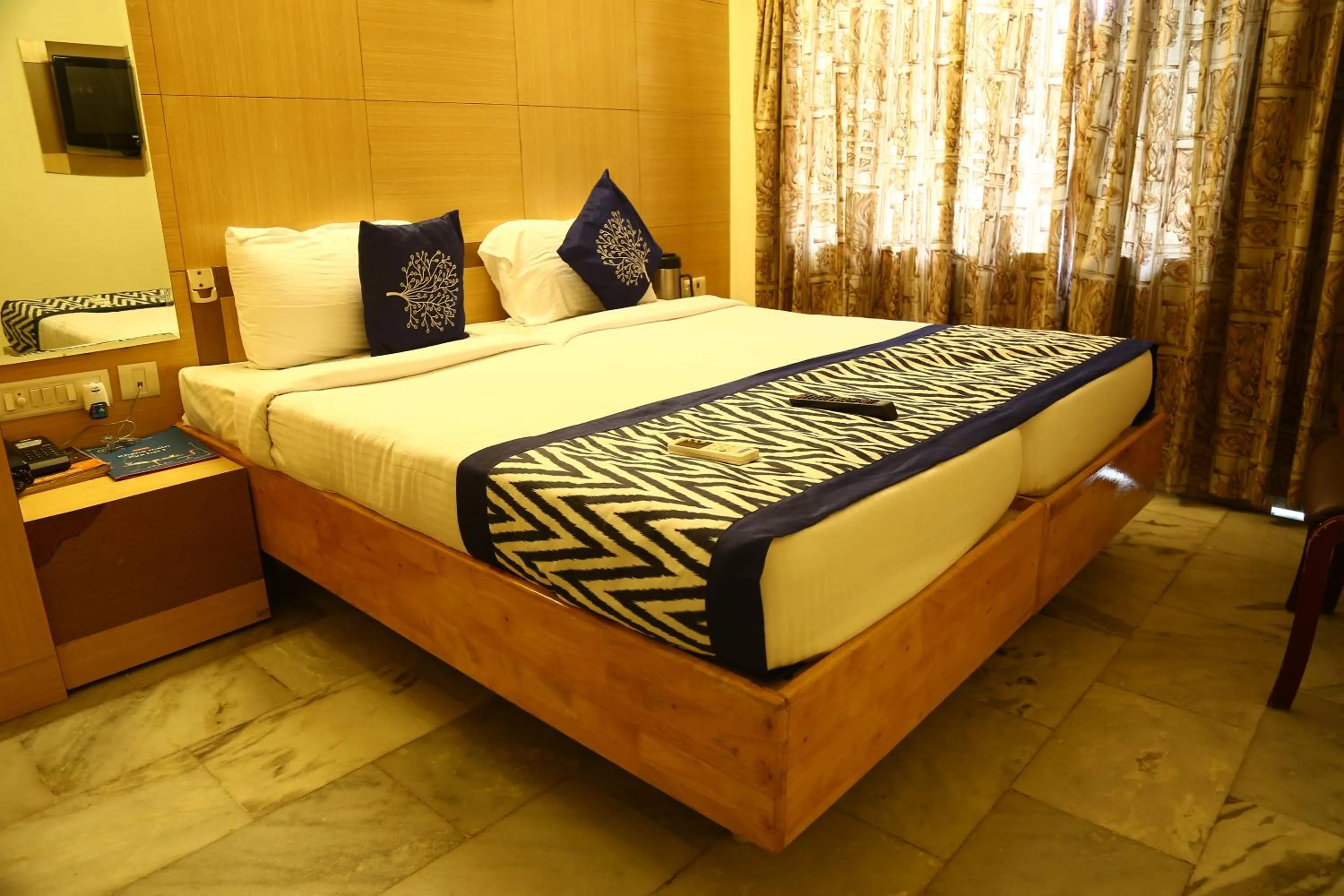 Bed in Nayagara Hotel