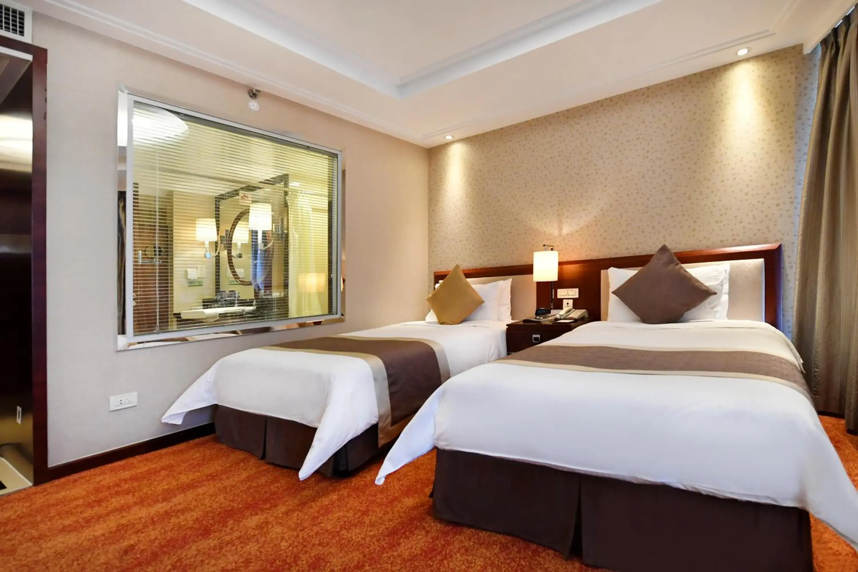 Bed in Central Hotel Shanghai - Nanjing Road Bed in Central Hotel Shanghai - Nanjing Road