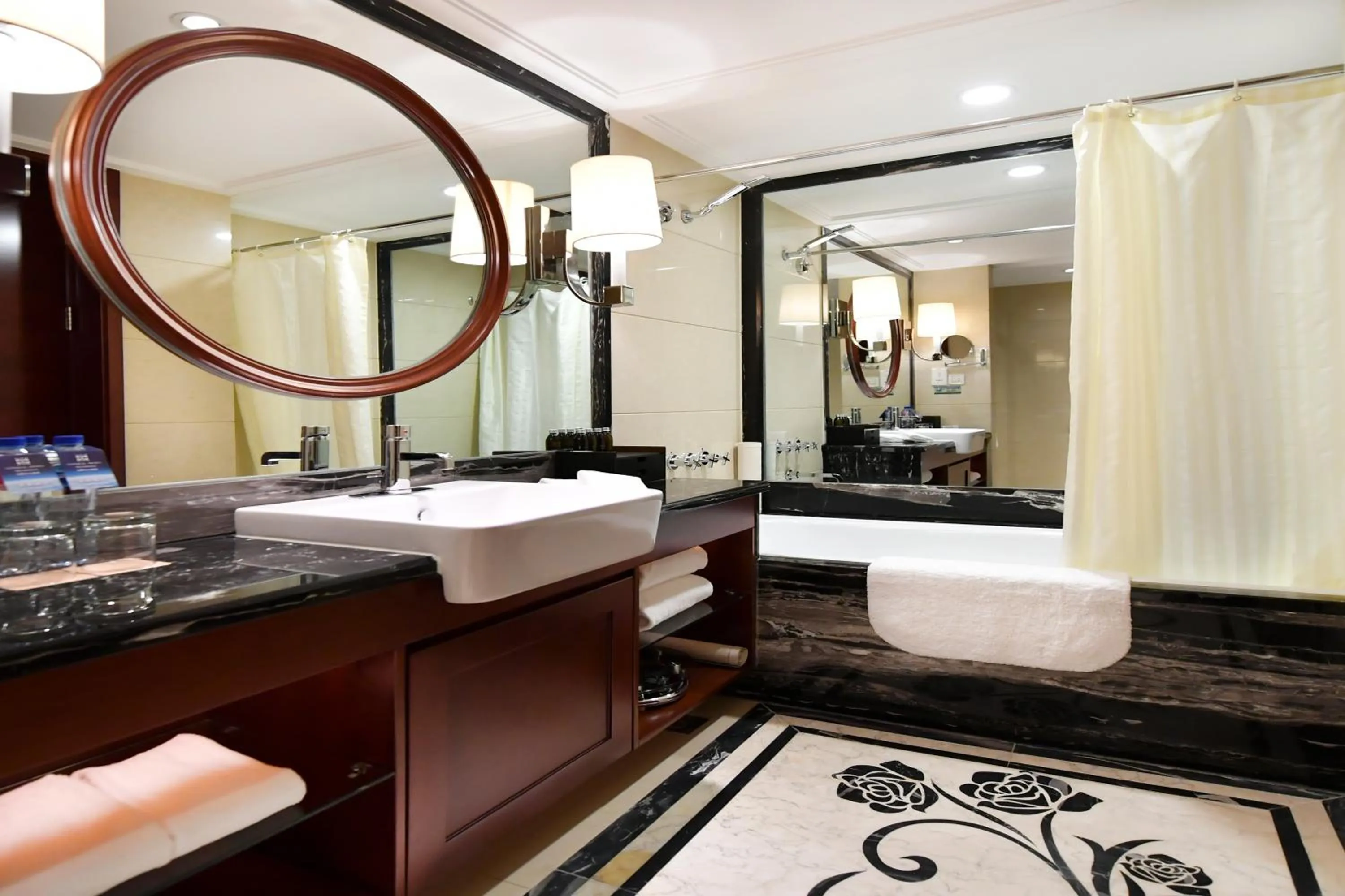 Bathroom in Central Hotel Shanghai - Nanjing Road