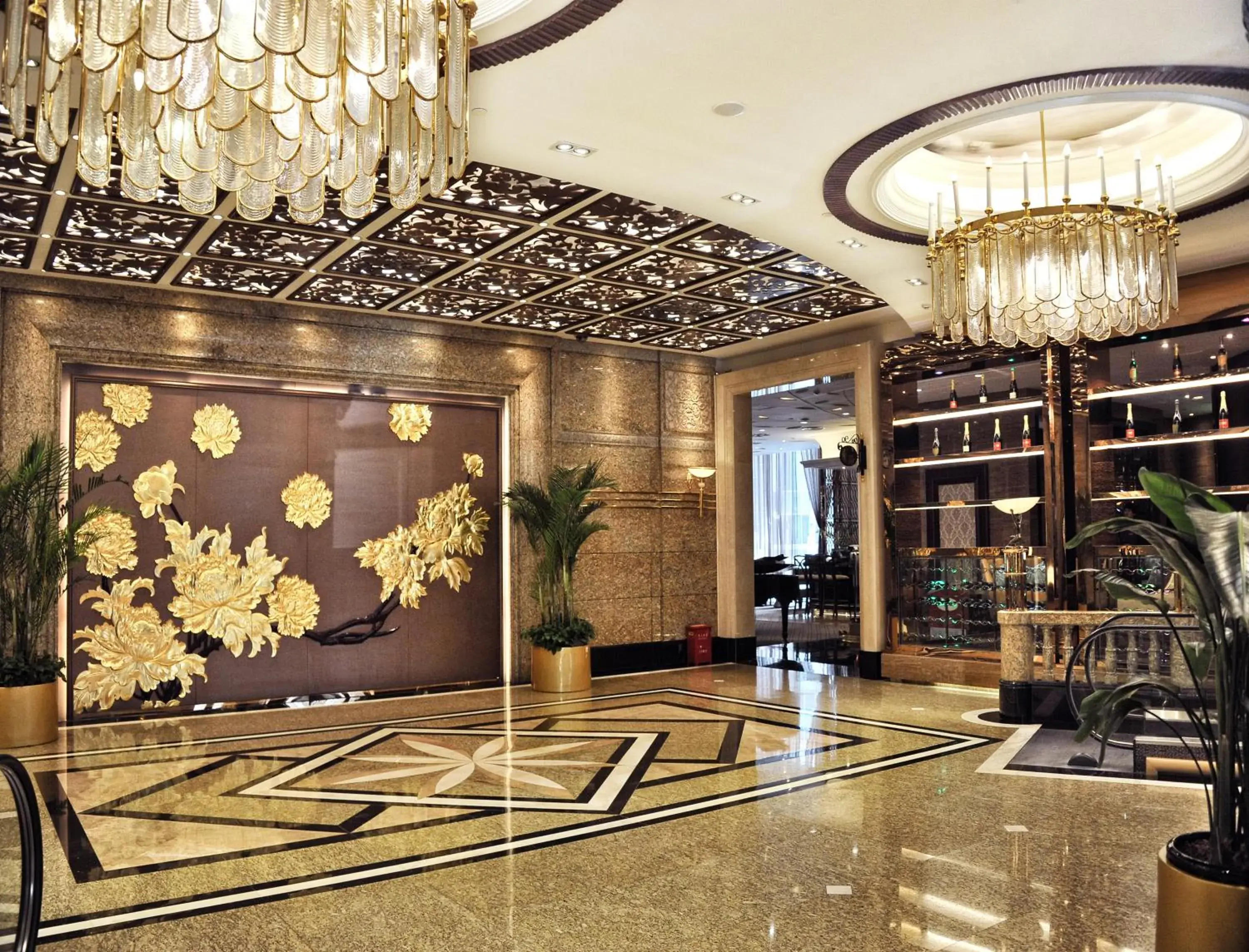 Lobby or reception in Central Hotel Shanghai - Nanjing Road Lobby or reception in Central Hotel Shanghai - Nanjing Road