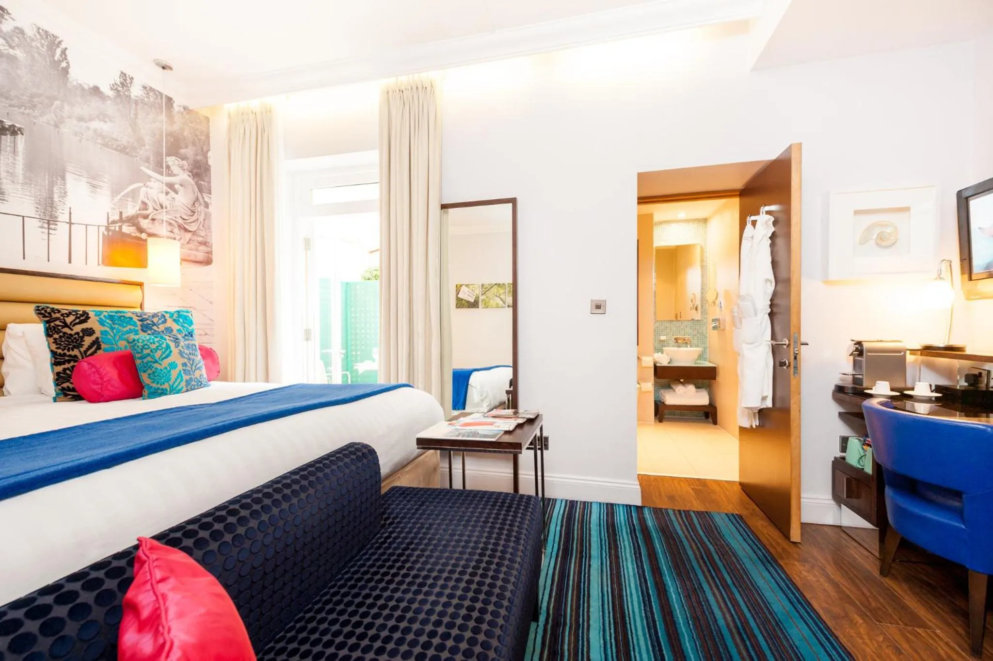 Photo of the whole room, Bed in Hotel Indigo London Hyde Park Paddington by IHG