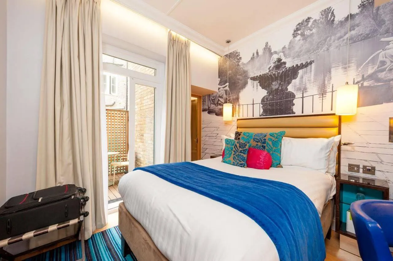 Patio, Bed in Hotel Indigo London Hyde Park Paddington by IHG