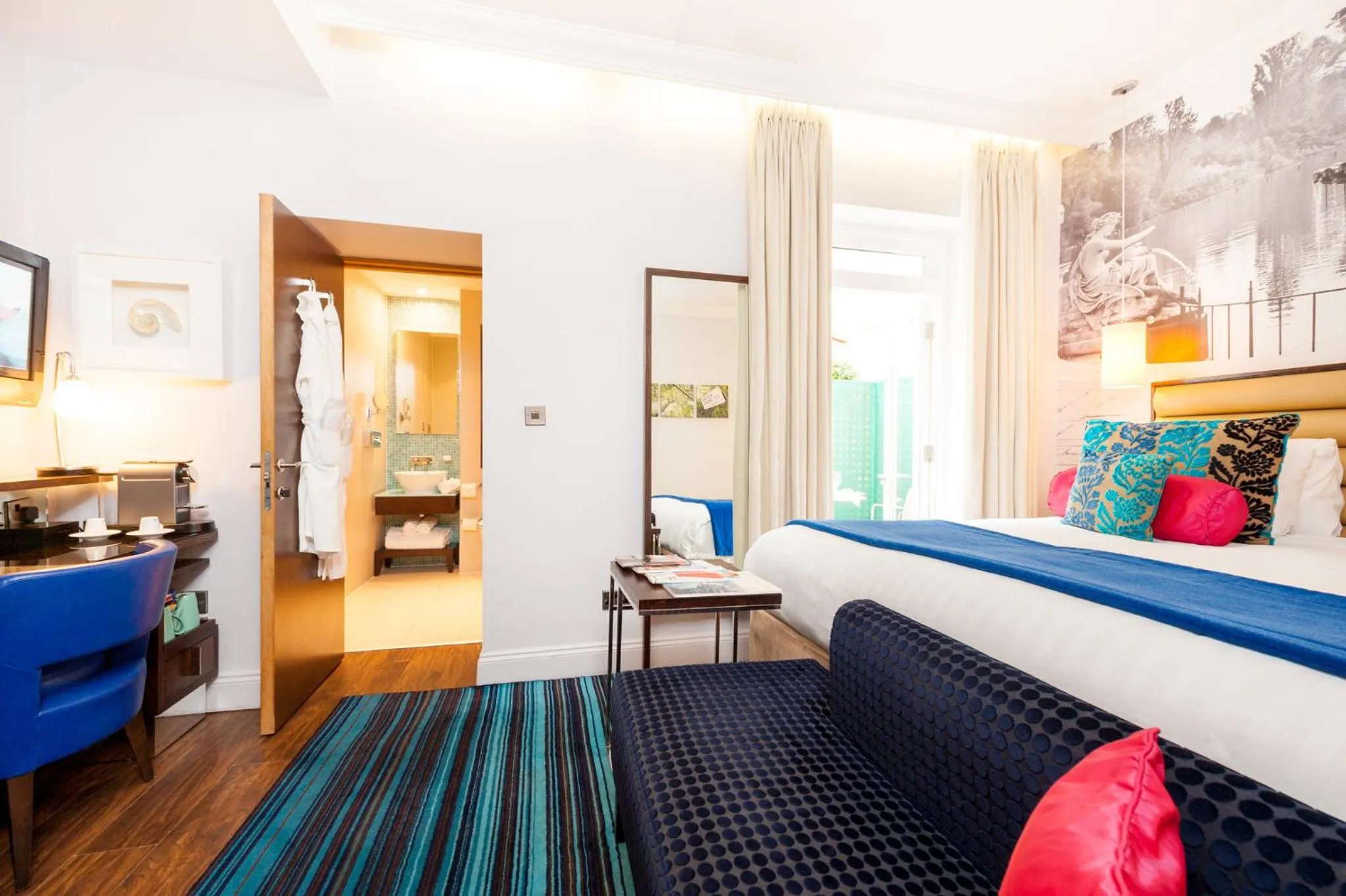 Photo of the whole room, Bed in Hotel Indigo London Hyde Park Paddington by IHG