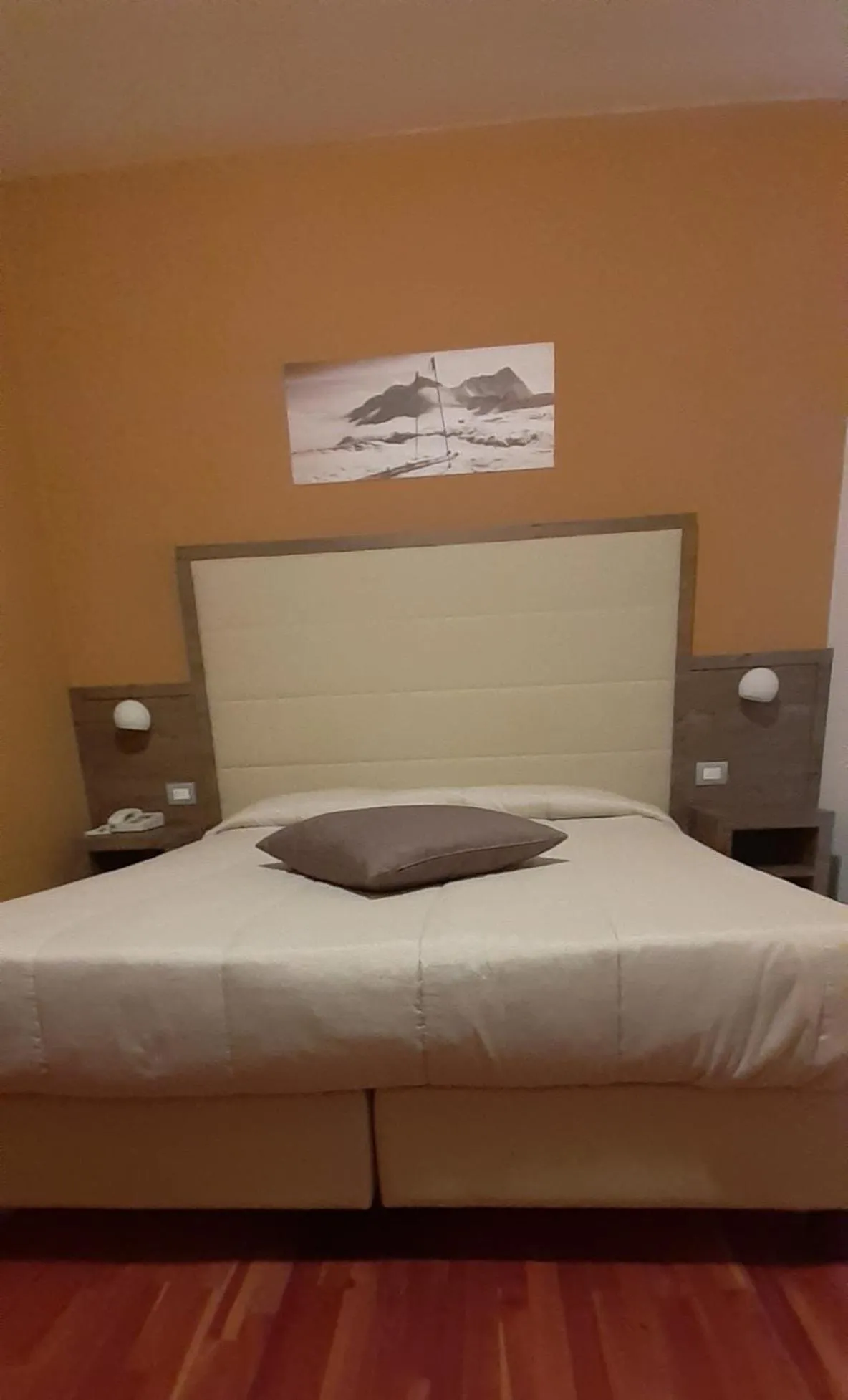 Bedroom, Bed in Hotel Miramonti