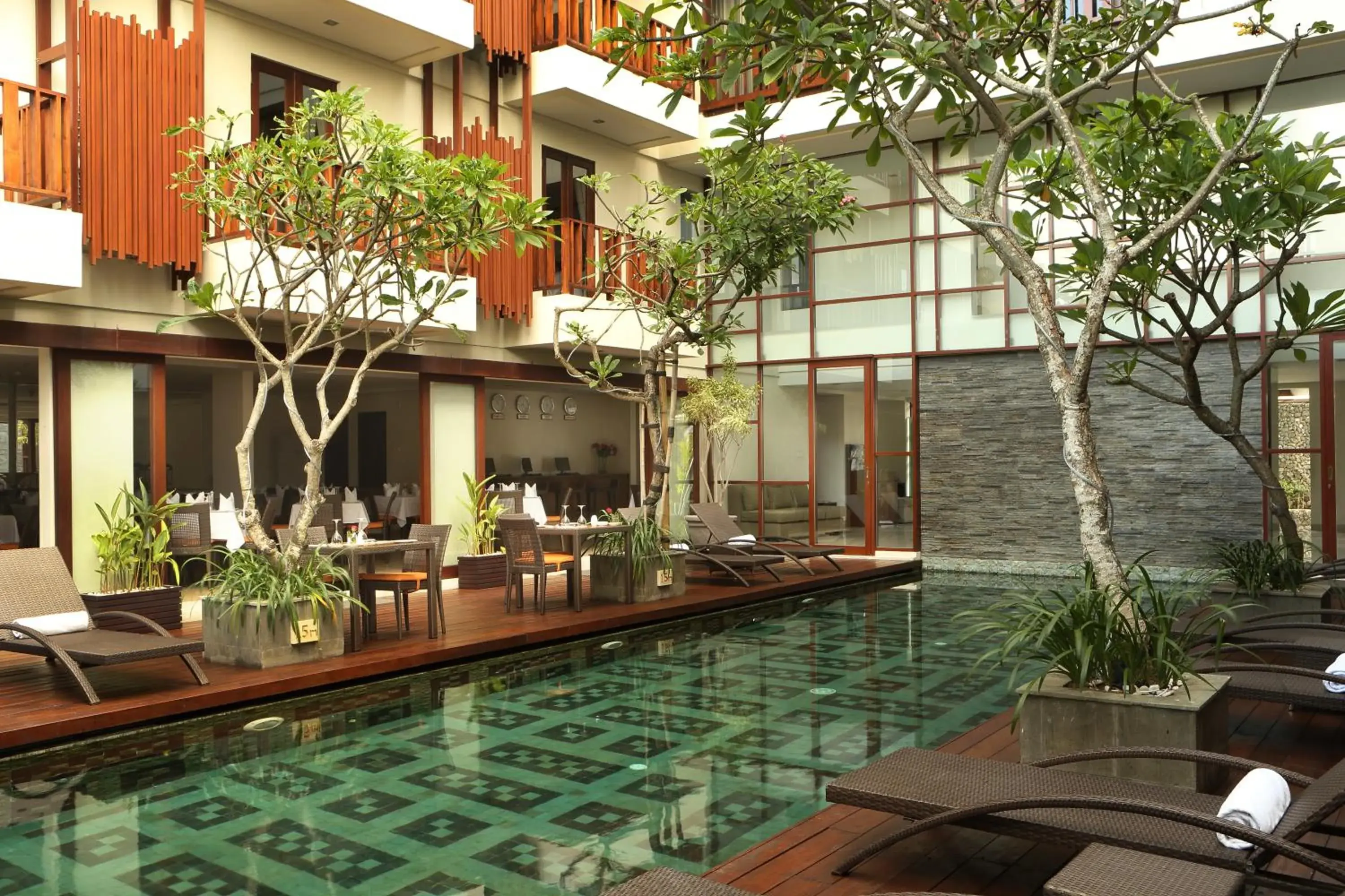 Swimming pool in d'primahotel Seminyak Swimming pool in d'primahotel Seminyak