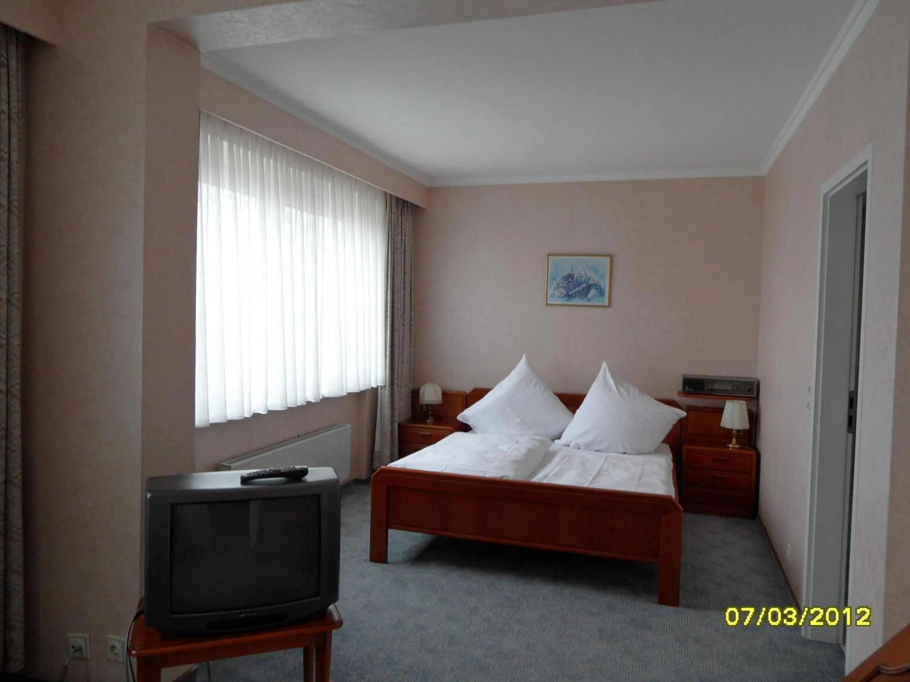 Photo of the whole room, Bed in Wiking Hotel