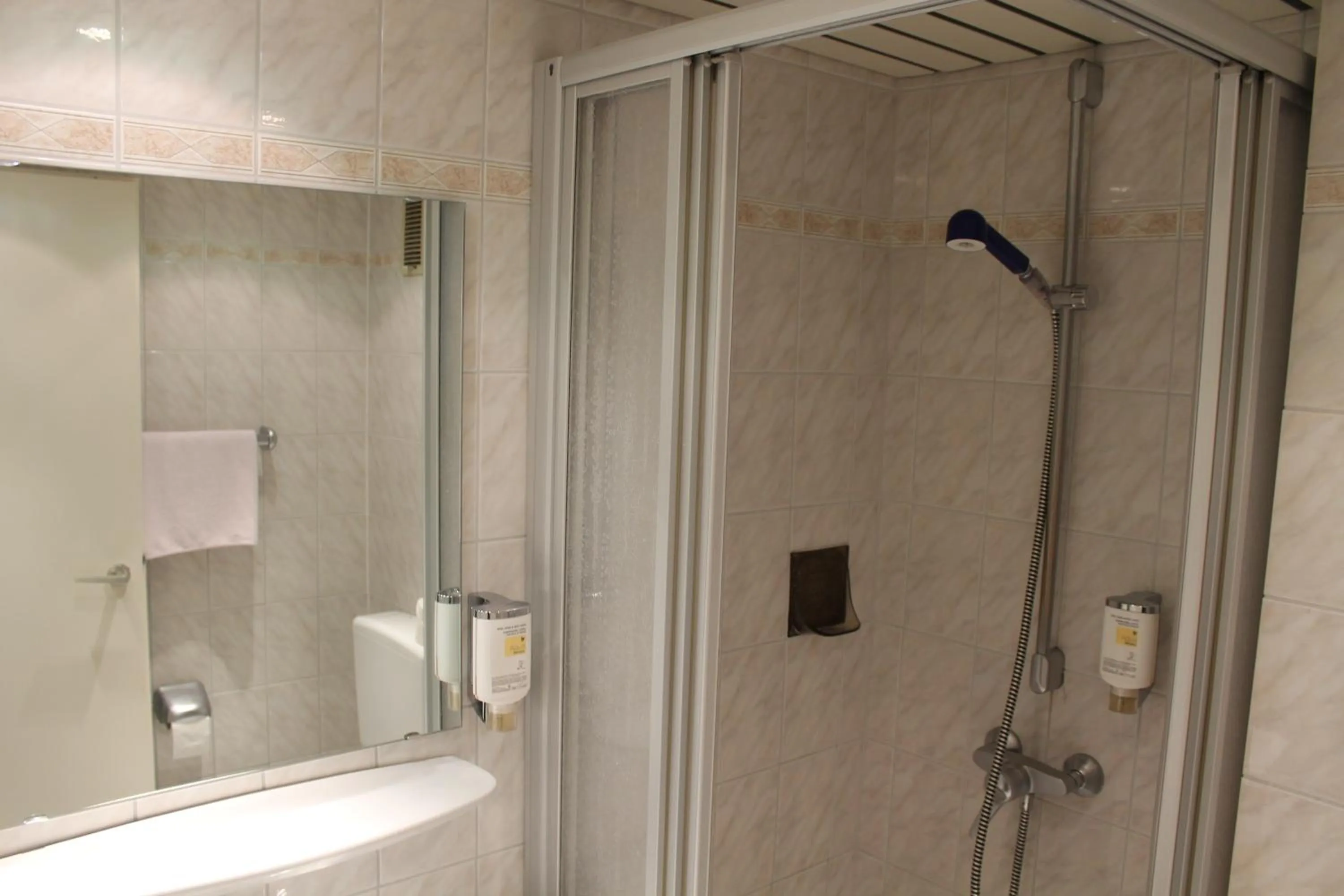 Bathroom in Wiking Hotel