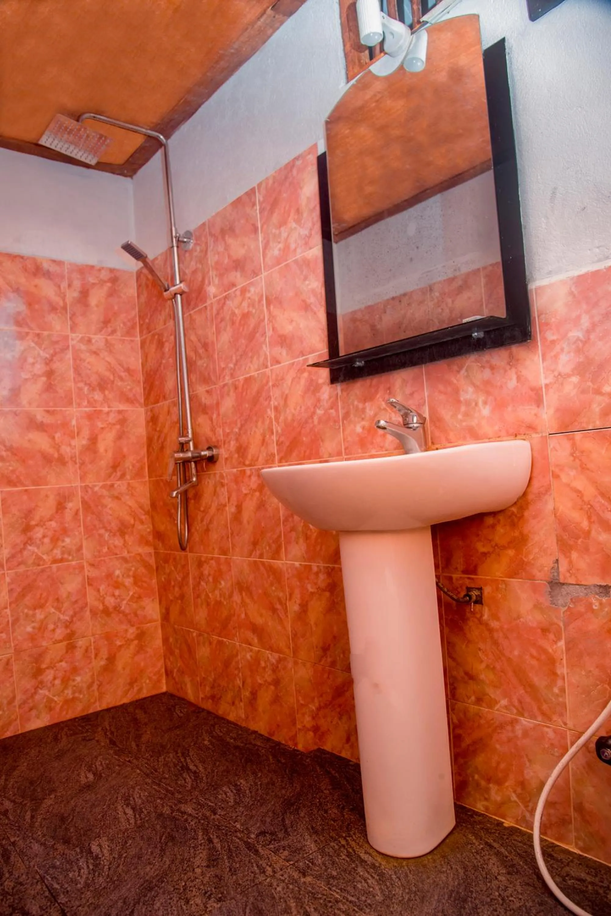 Bathroom in Sinharaja Forest Gate