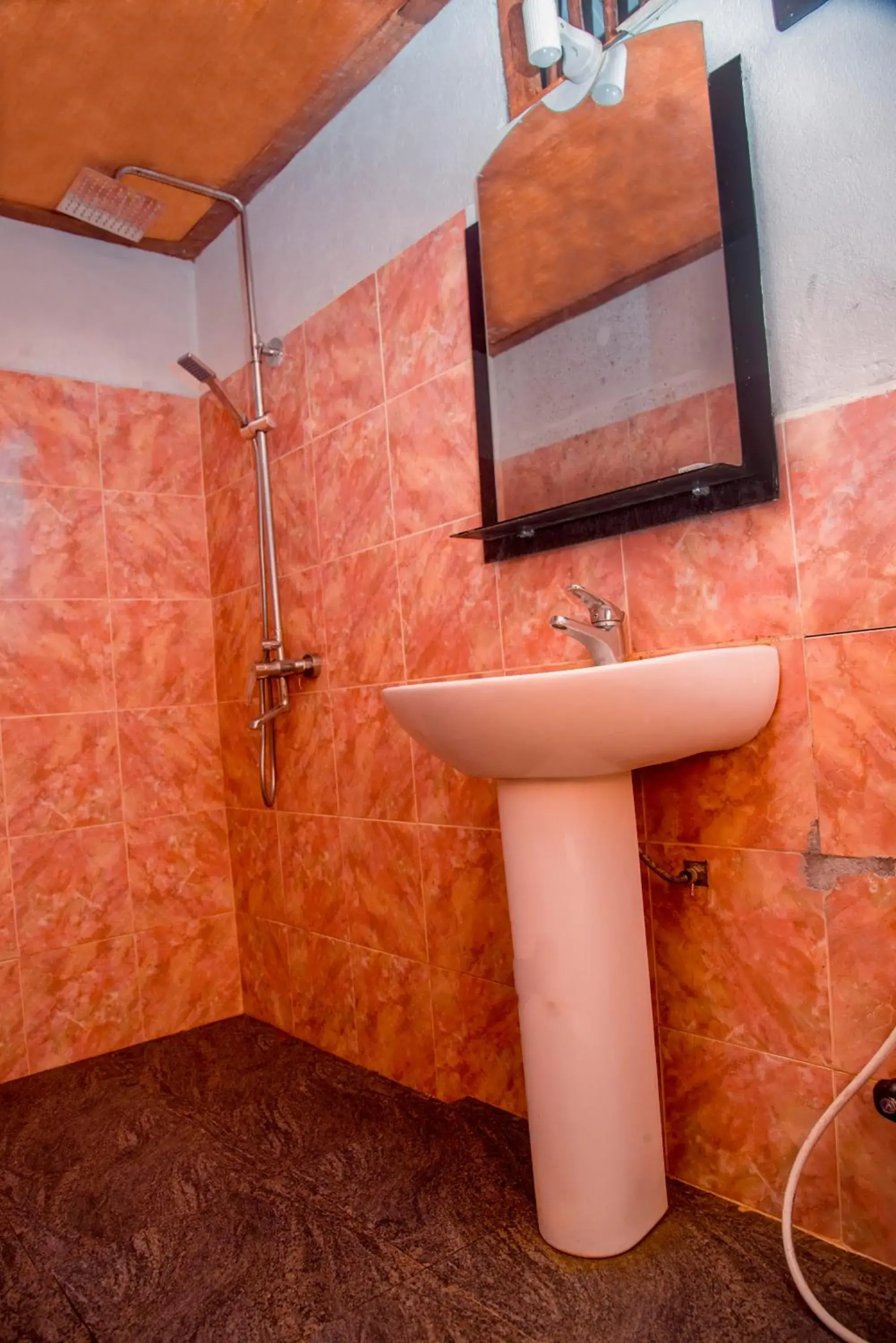 Bathroom in Sinharaja Forest Gate Bathroom in Sinharaja Forest Gate