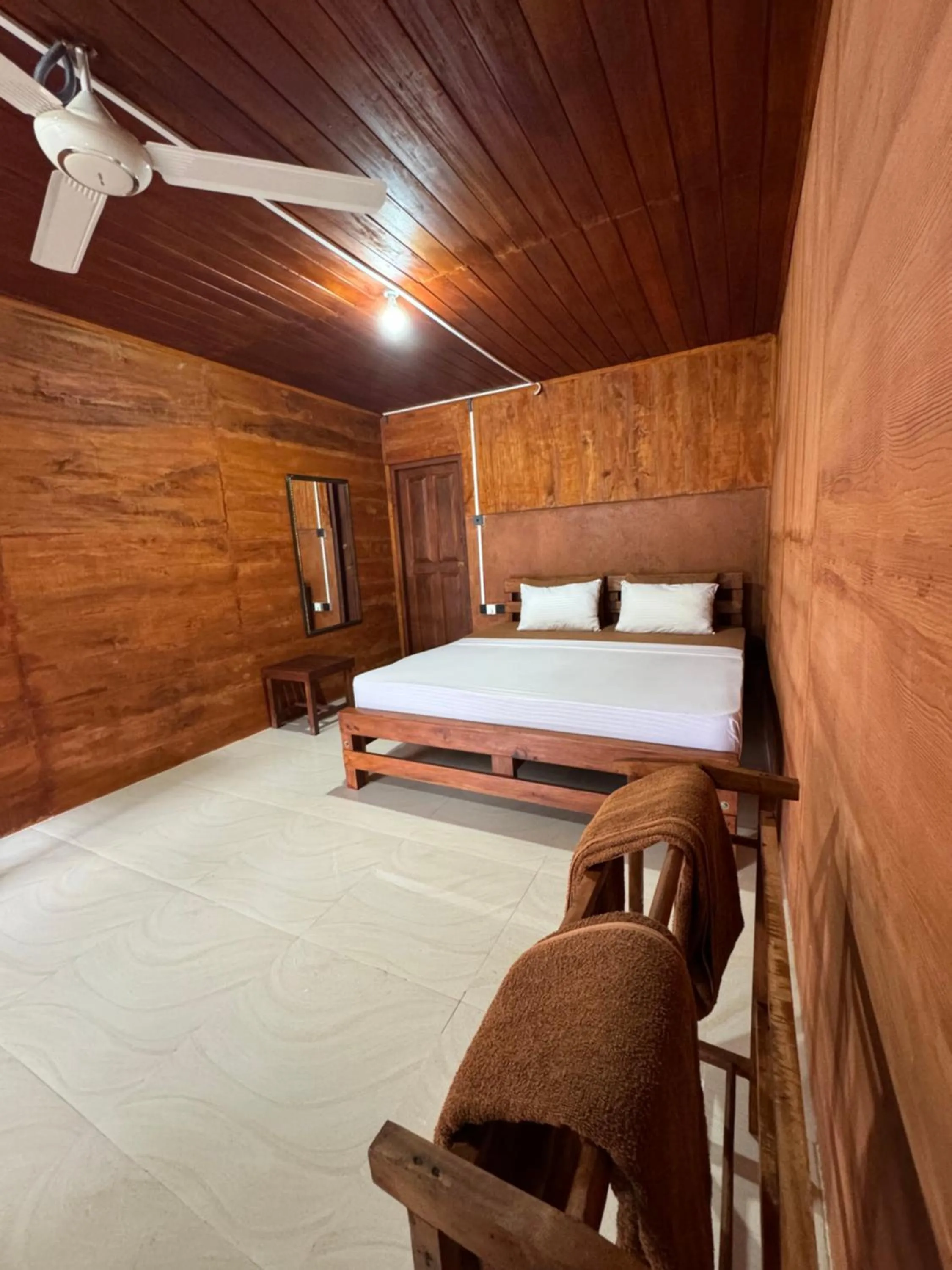 Bed in Sinharaja Forest Gate