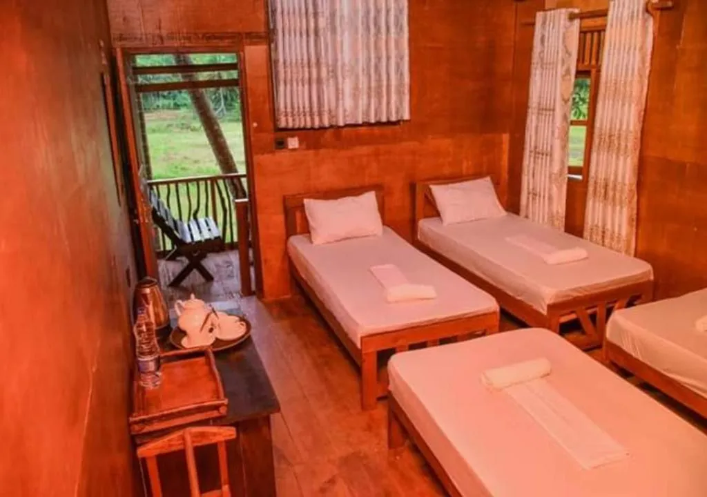 Bed in Sinharaja Forest Gate