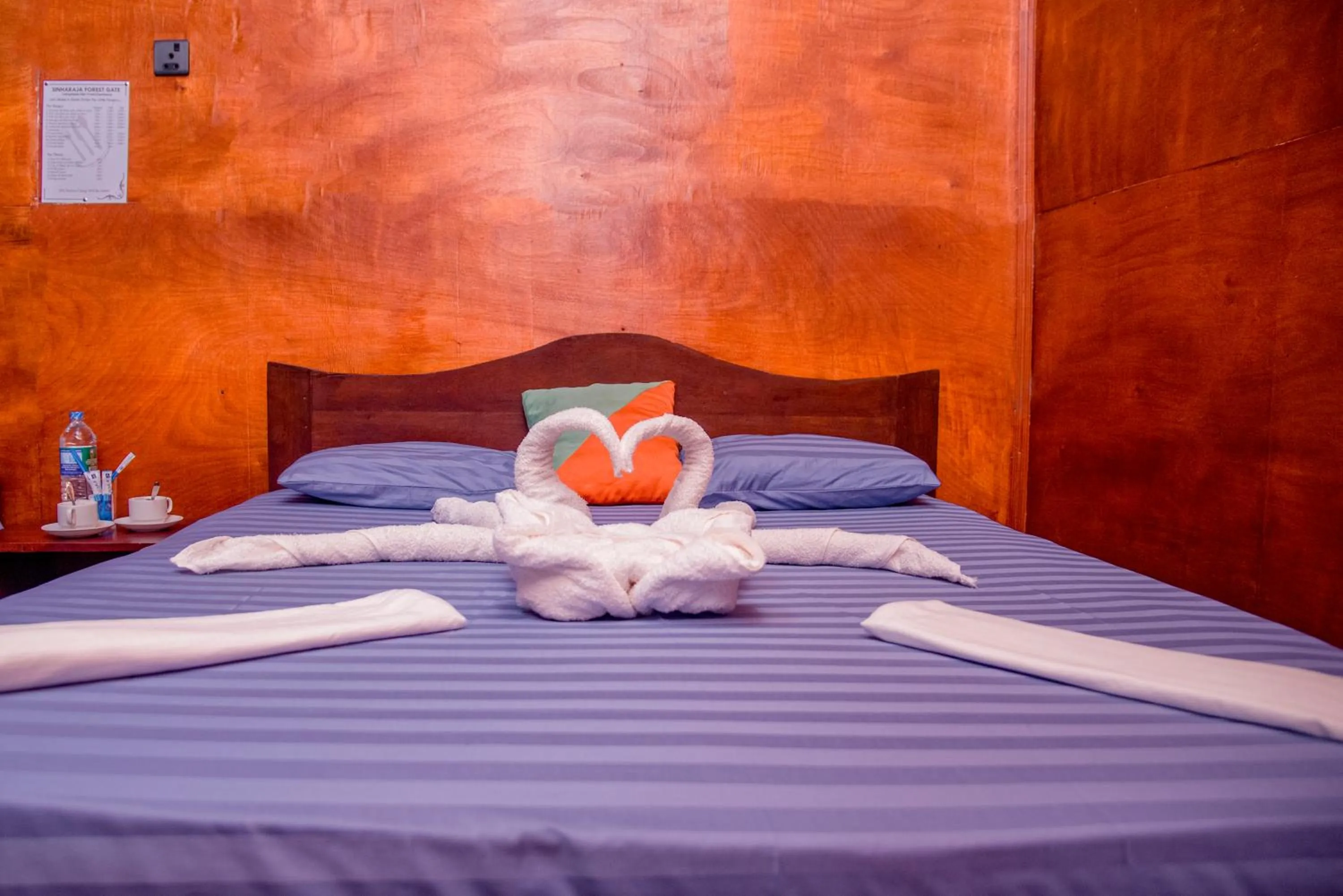 Bed in Sinharaja Forest Gate