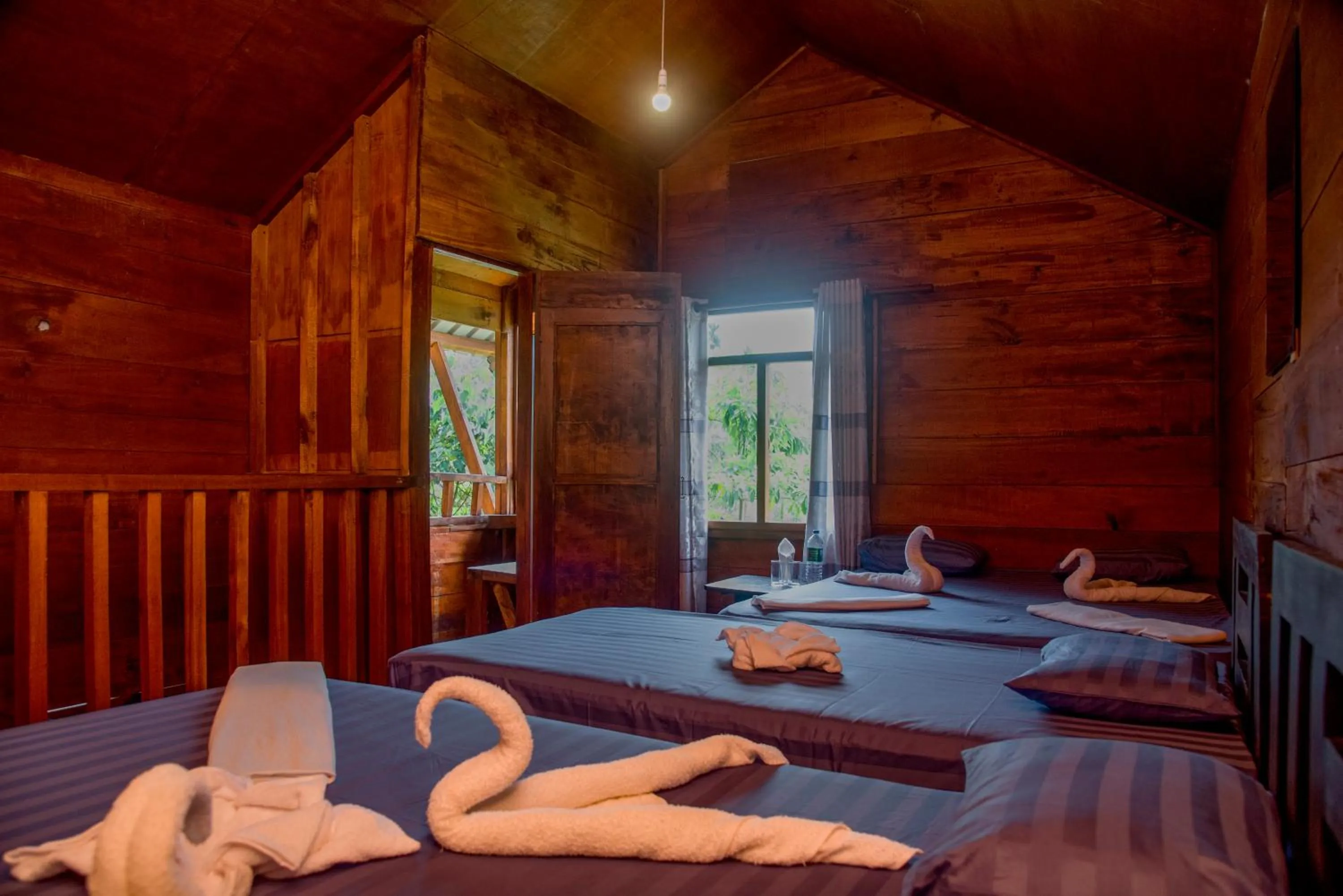 Photo of the whole room, Bed in Sinharaja Forest Gate