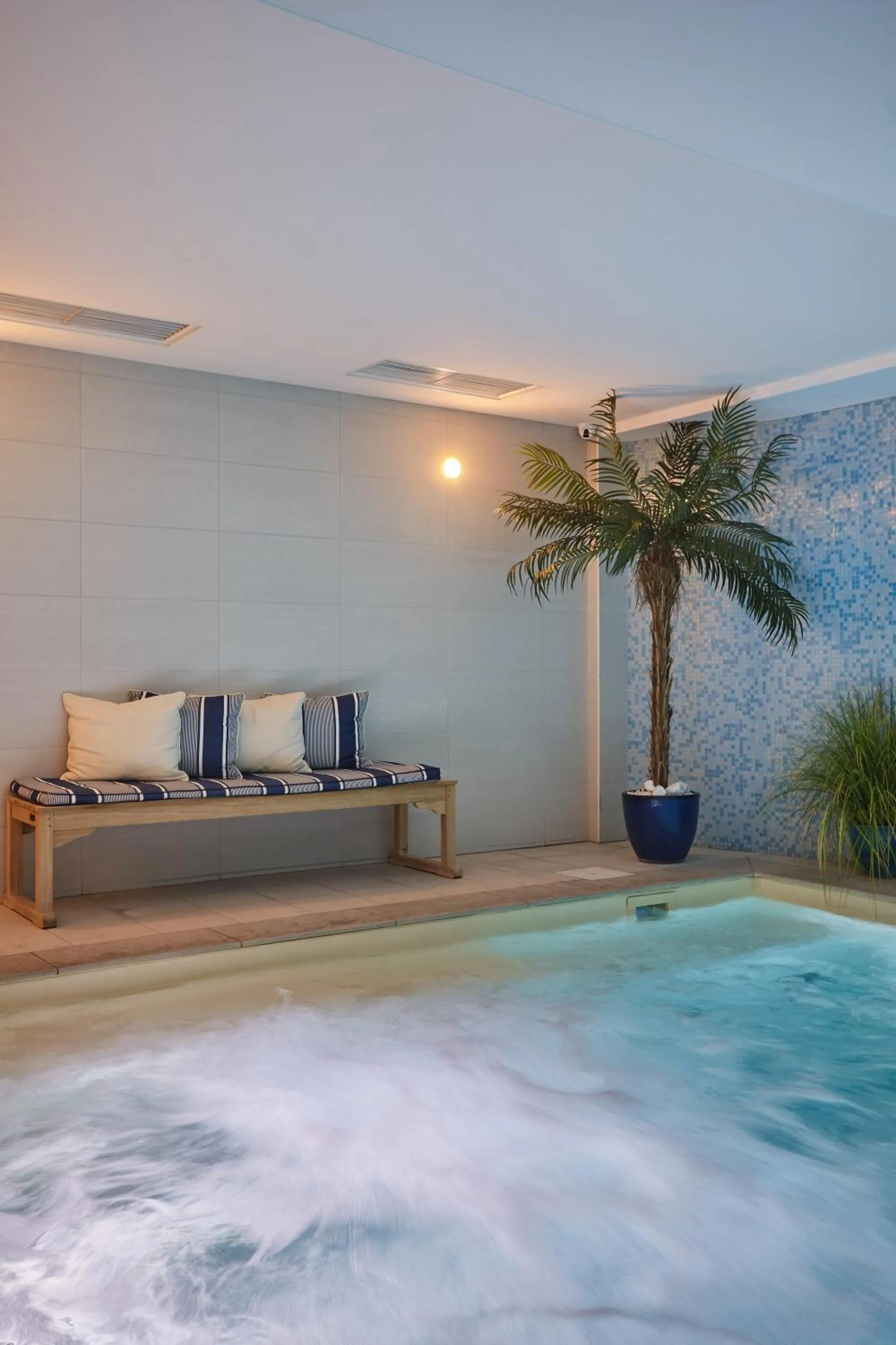 Swimming pool in Jardins de Mademoiselle Hôtel & Spa