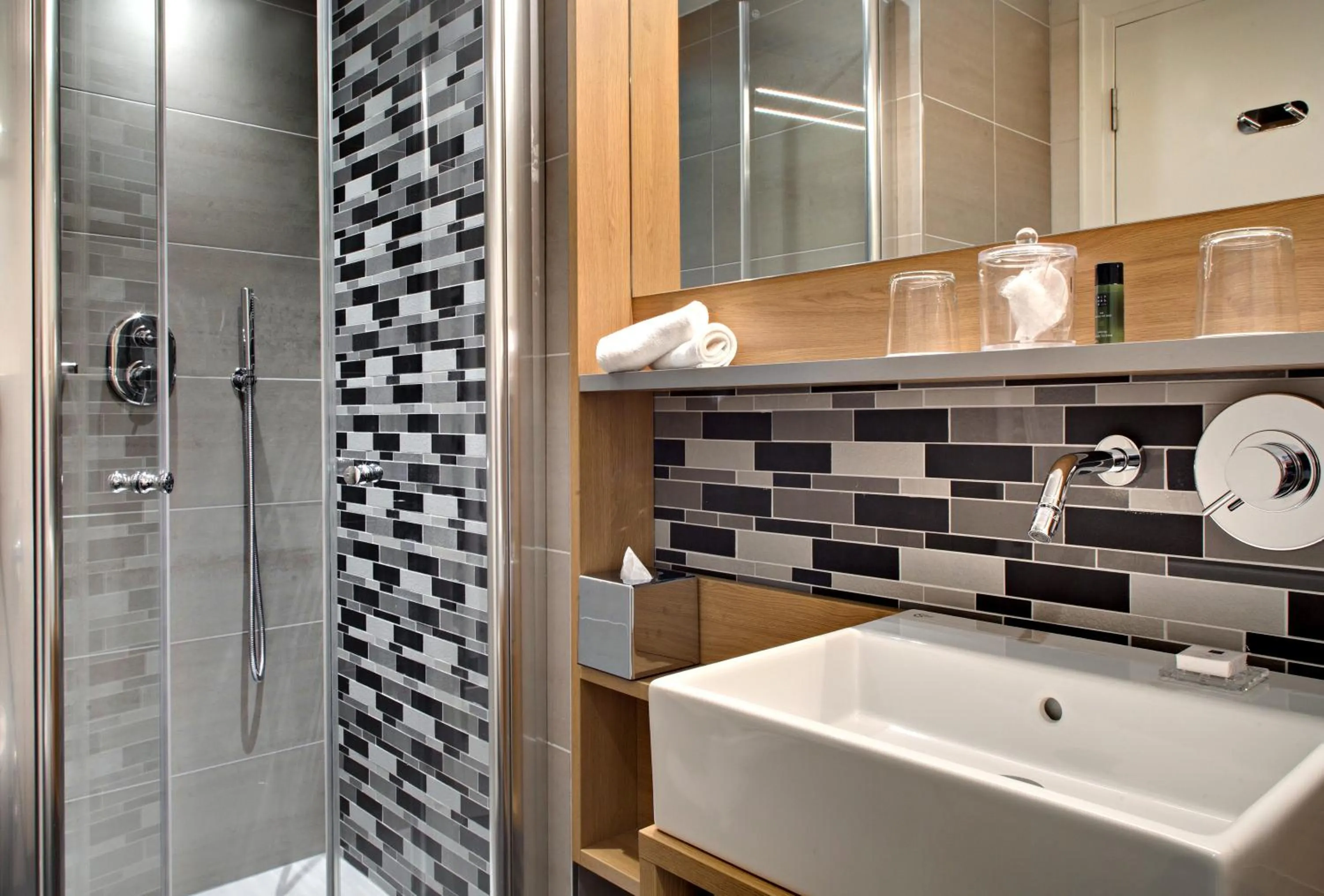 Shower in Jardins de Mademoiselle Hôtel & Spa