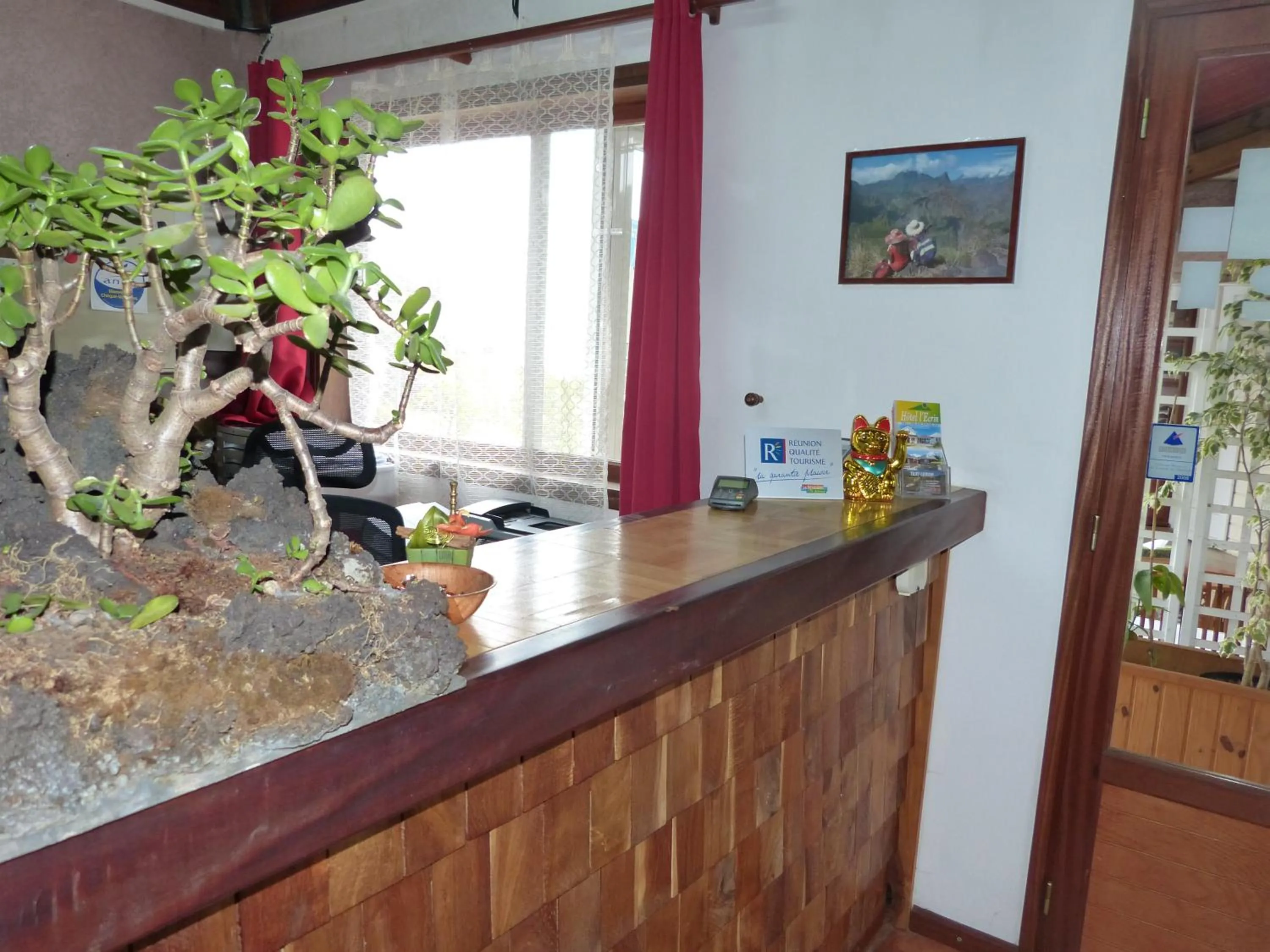 Lobby or reception in Hôtel L'Ecrin