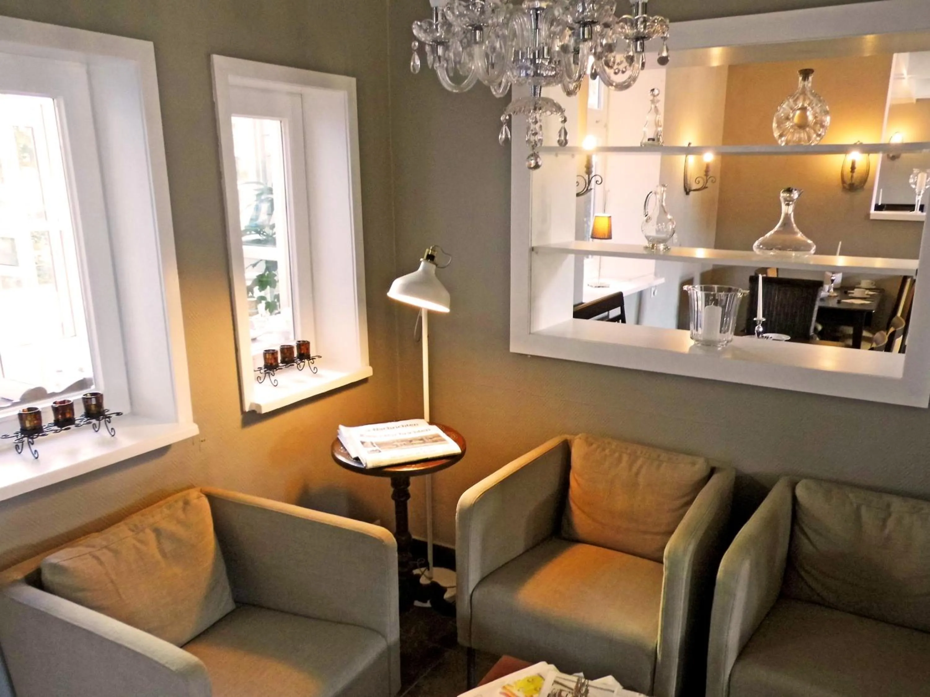 Lounge or bar in Hotel Pelli Hof Rendsburg by Tulip Inn