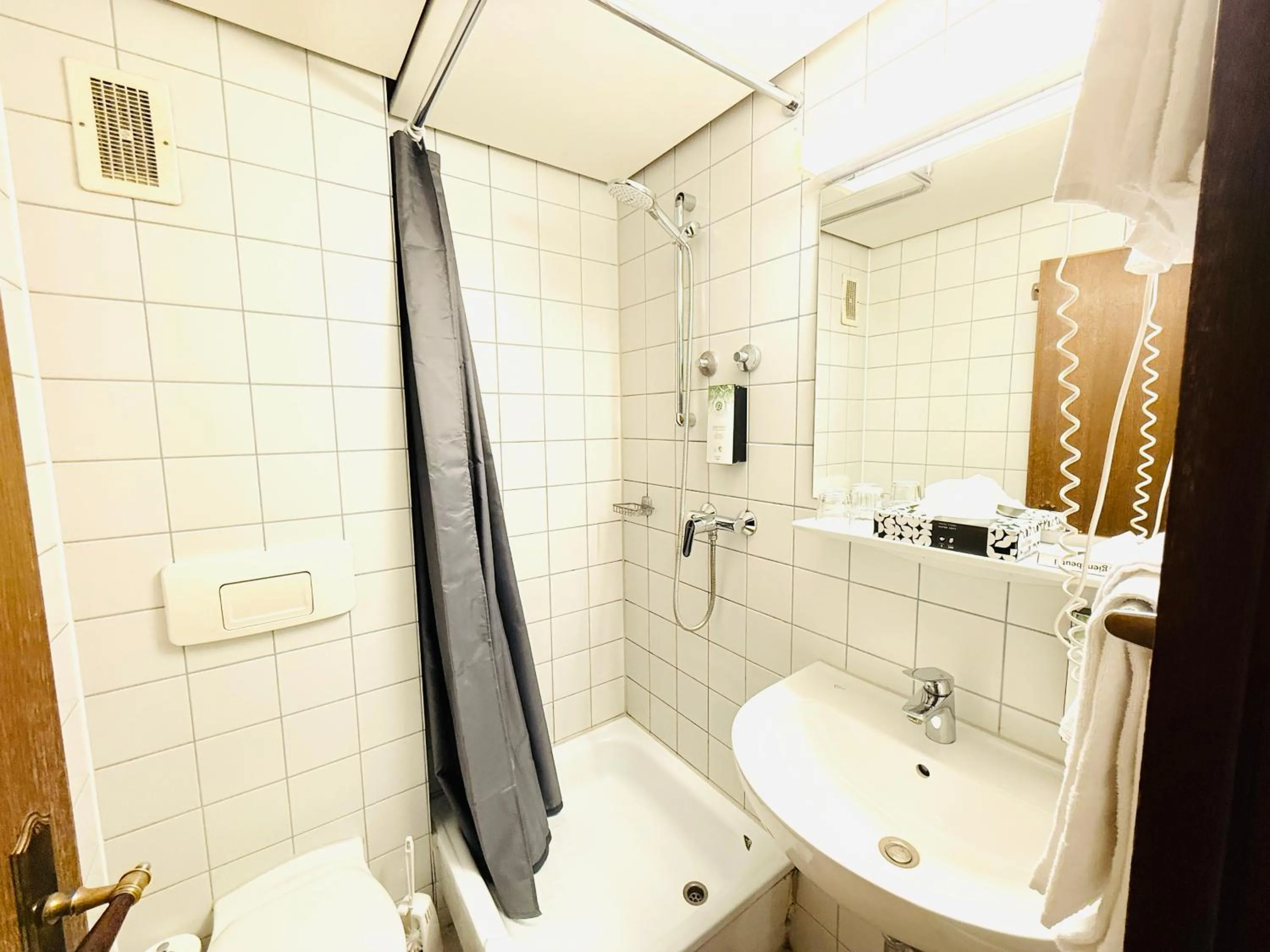 Bathroom in Hotel Pelli Hof Rendsburg by Tulip Inn