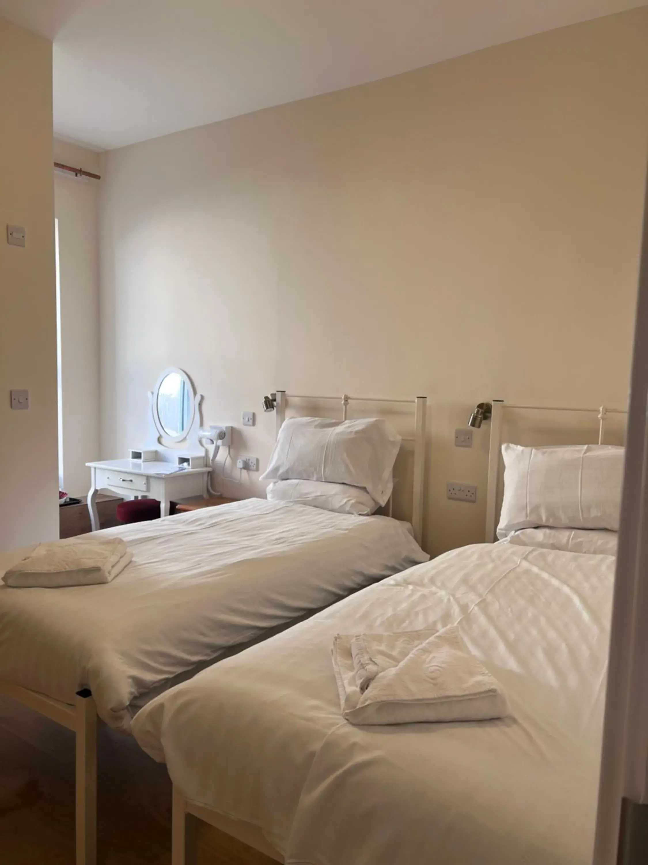 Standard Twin Room- First Floor in The Harbour Lights Standard Twin Room- First Floor in The Harbour Lights