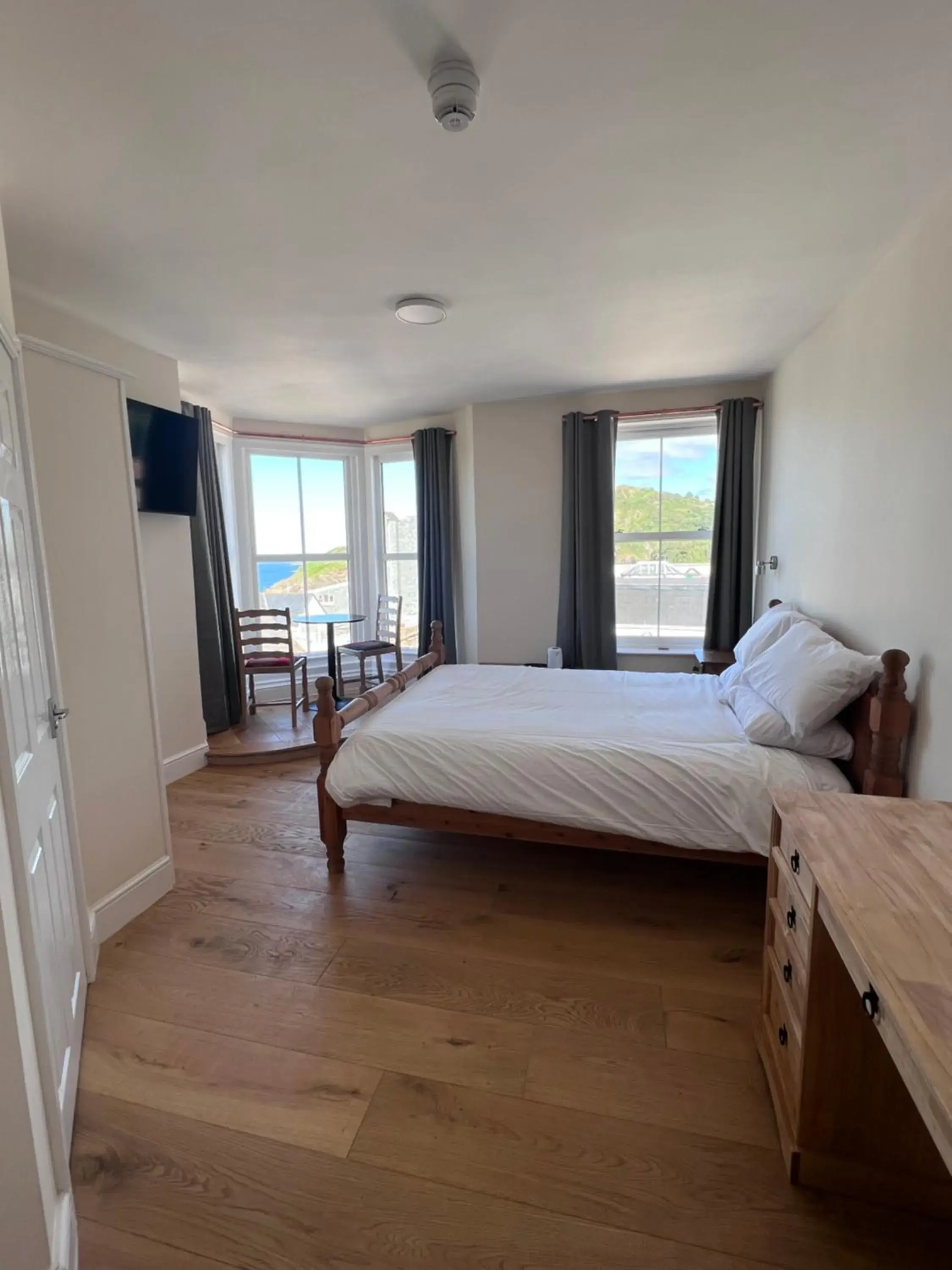 King Room with Sea View- Third Floor in The Harbour Lights King Room with Sea View- Third Floor in The Harbour Lights