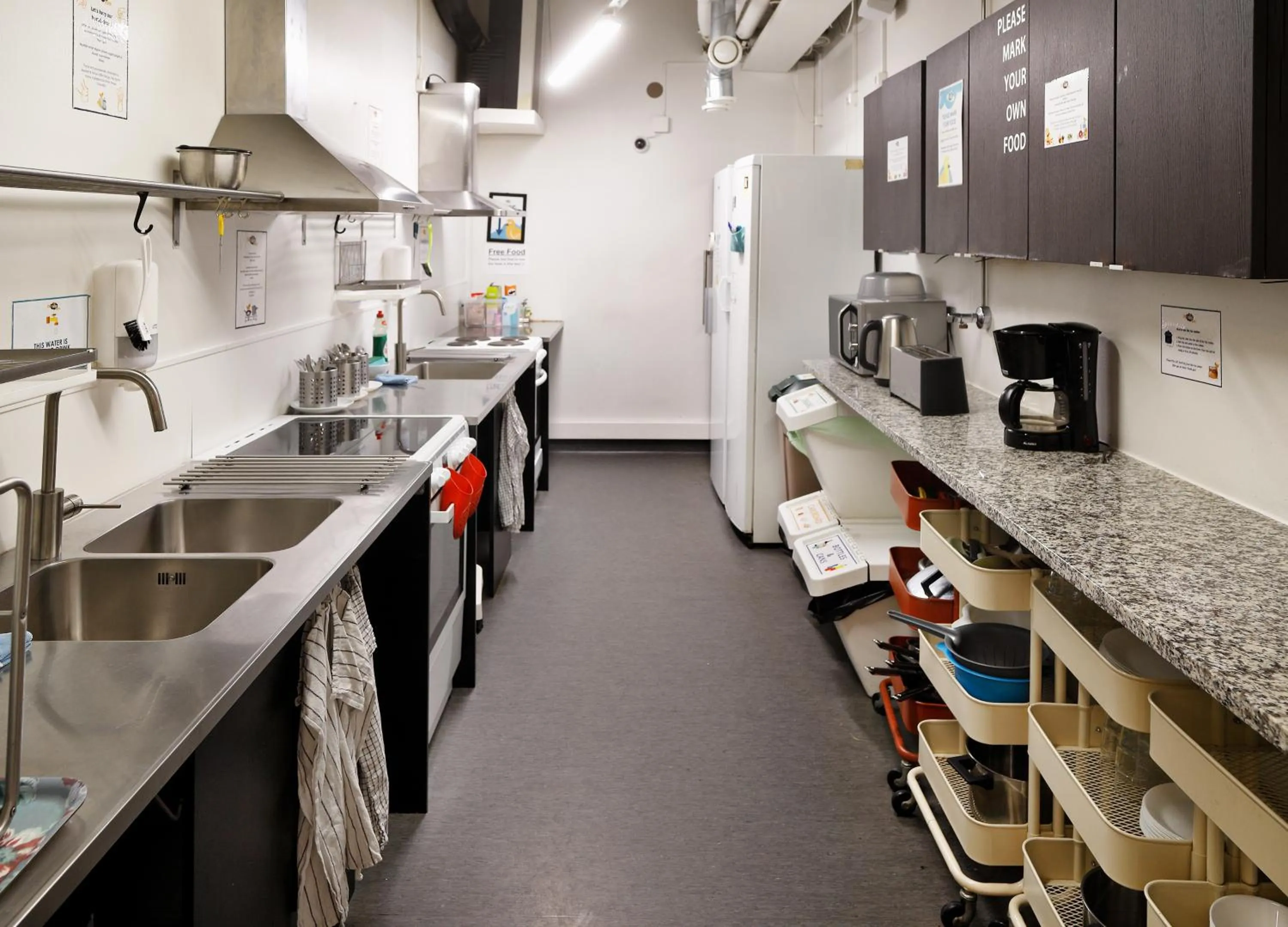 Communal kitchen in CheapSleep Hostel Helsinki