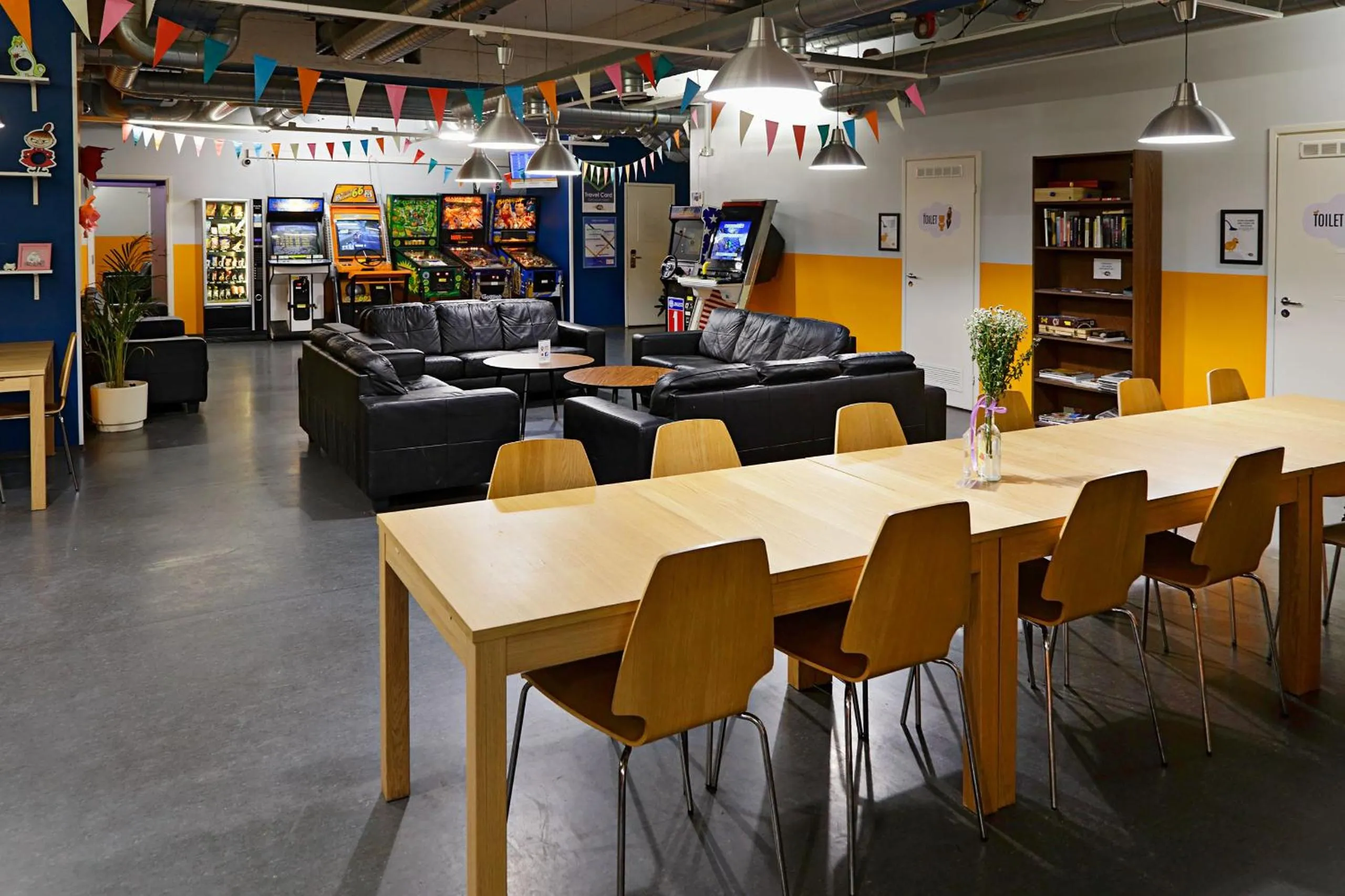 Communal lounge/ TV room in CheapSleep Hostel Helsinki